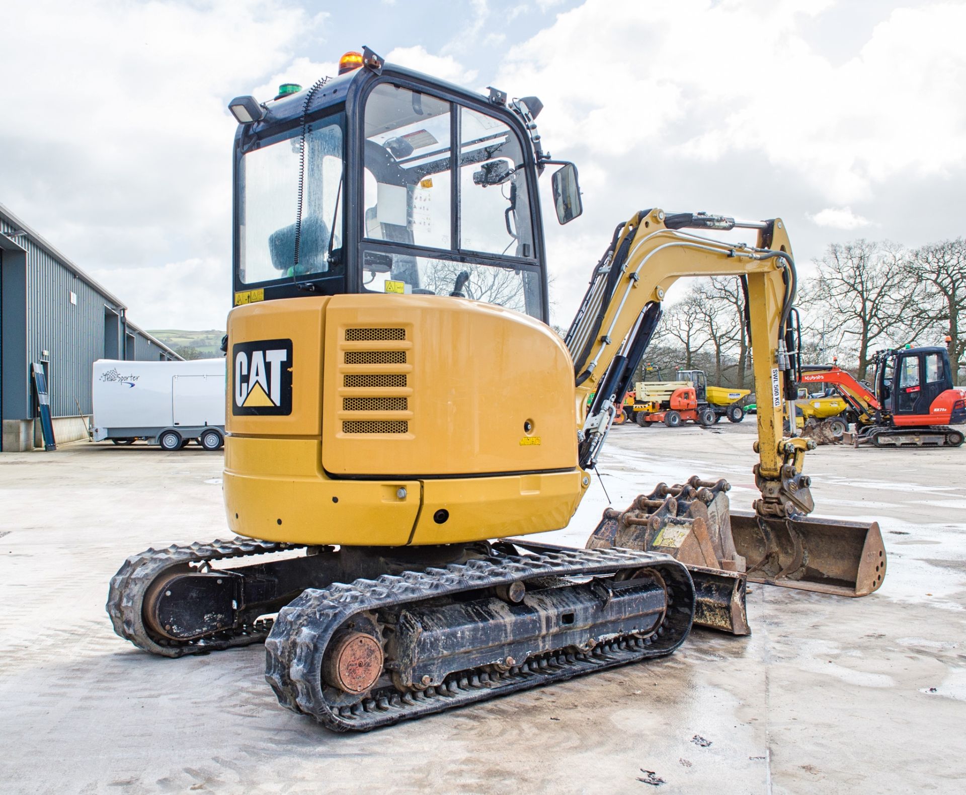 Caterpillar 302.7D CR 2.7 tonne rubber tracked mini excavator Year: 2018 S/N: LJL05347 Recorded - Image 3 of 21