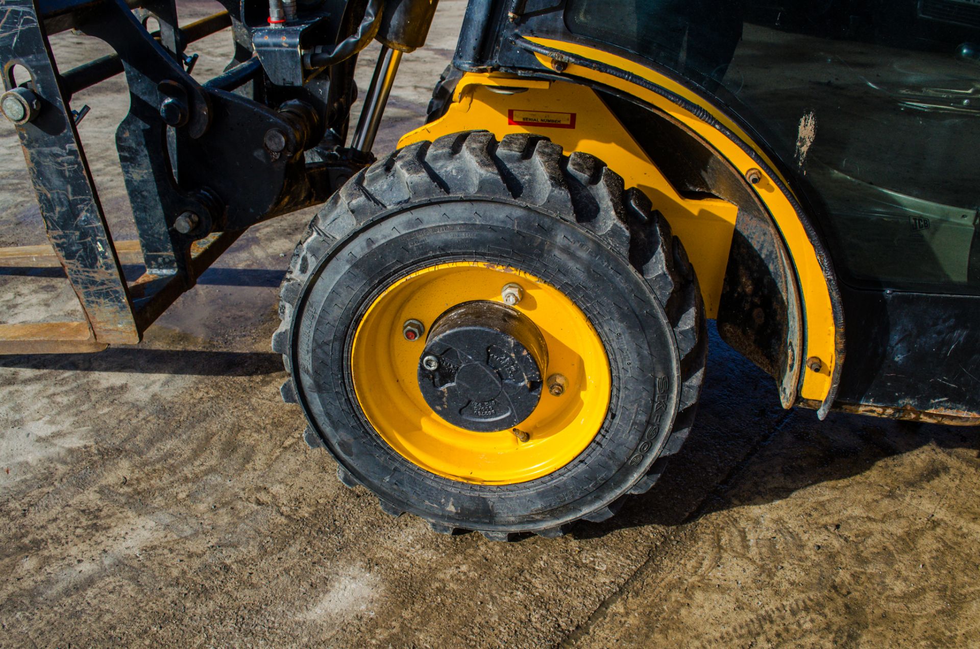 JCB 520-40 4 metre telescopic handler Year: 2018 S/N: 2709081 Recorded Hours: 2862 c/w air con - Image 10 of 18