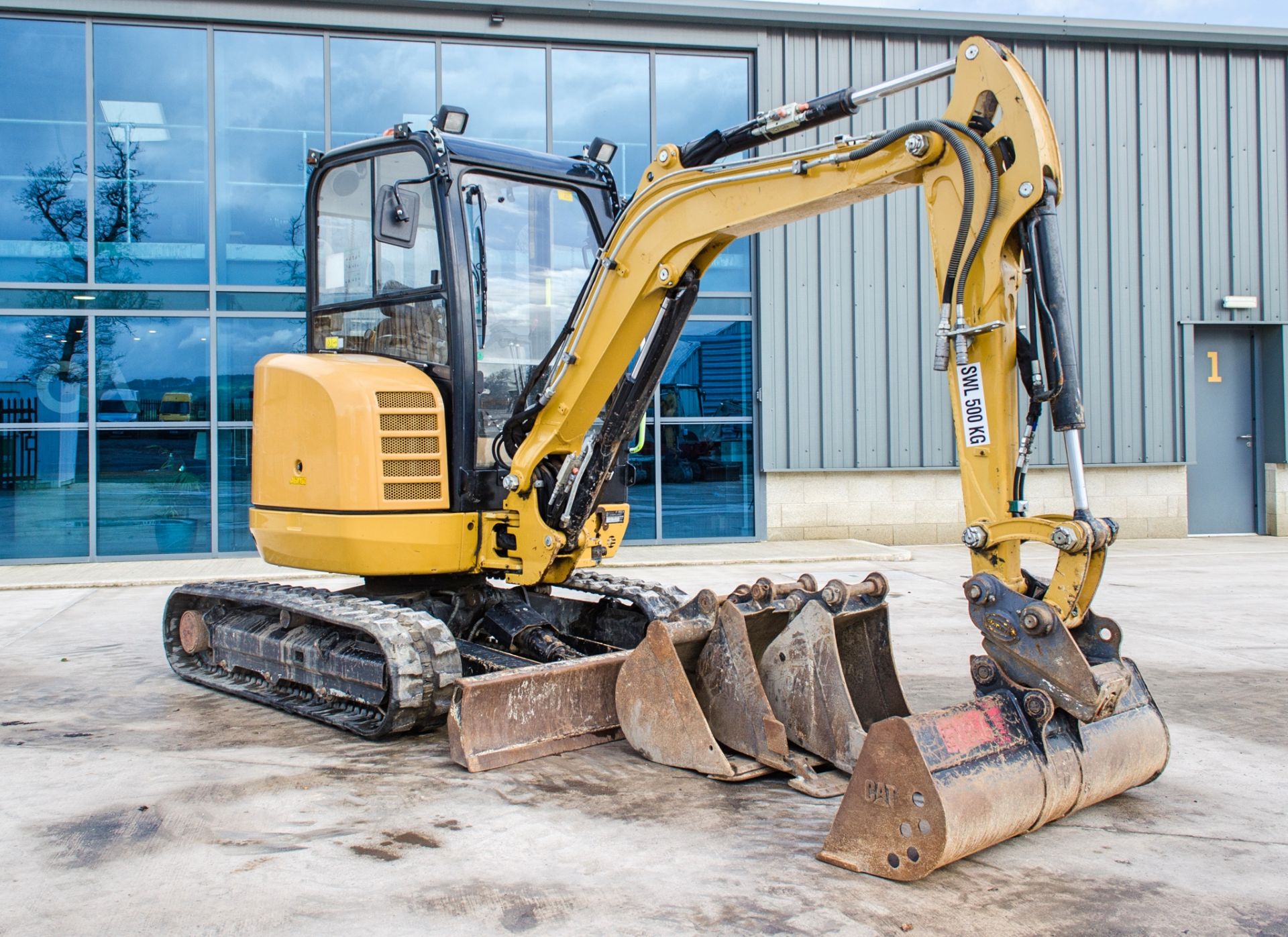 Caterpillar 302.7D CR 2.7 tonne rubber tracked mini excavator Year: 2018 S/N: LJL05347 Recorded - Image 2 of 21
