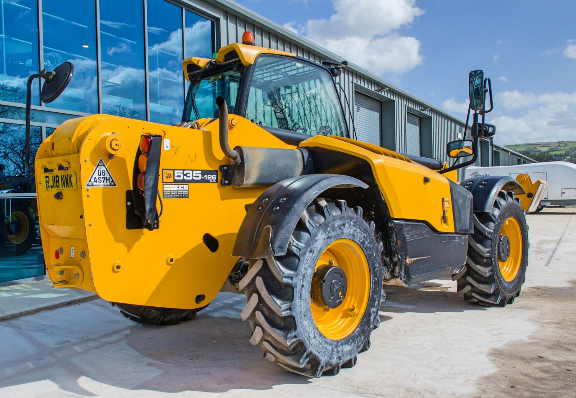 JCB 535-125 Hi-Viz 12.5 metre telescopic handler Year: 2018 S/N: 2727119 Recorded Hours: 3347 c/w - Image 4 of 25