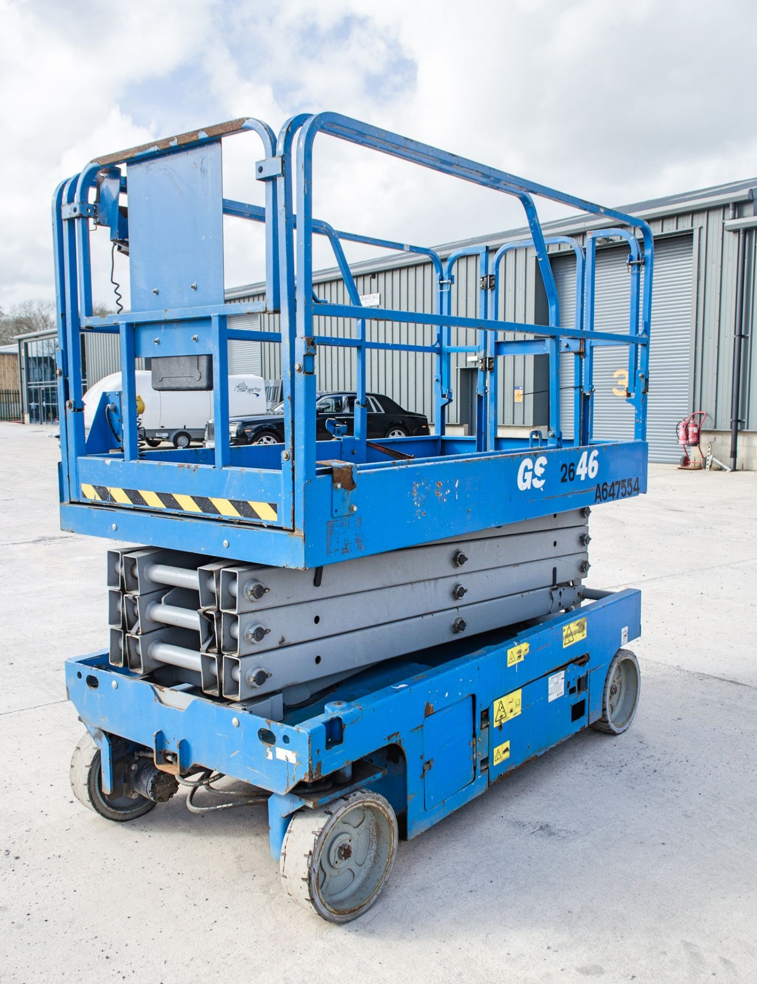 Genie GS2646 battery electric scissor lift access platform Year: 2014 S/N: 14090 Recorded Hours: 165 - Image 3 of 9