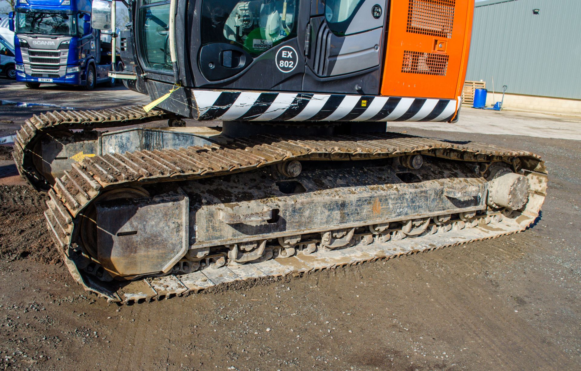 Hitachi ZX225 US-LC 26 tonne steel tracked excavator Year: 2019 S/N: 00503076 Recorded Hours: 5576 - Image 9 of 27