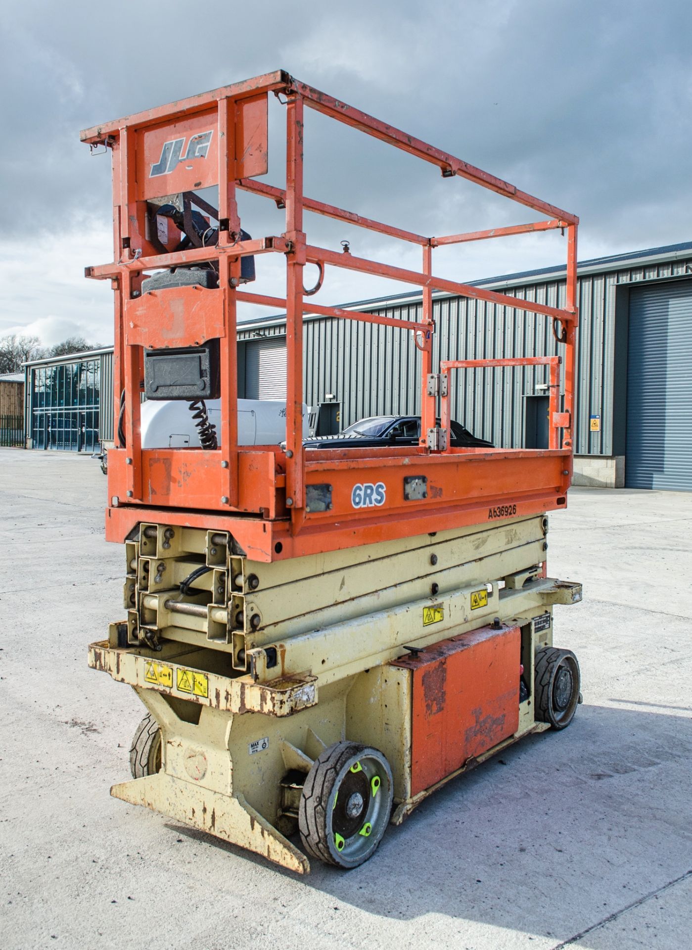 JLG 6RS battery electric scissor lift access platform Year: 2014 S/N: 15765 Recorded Hours: 228 - Image 3 of 11