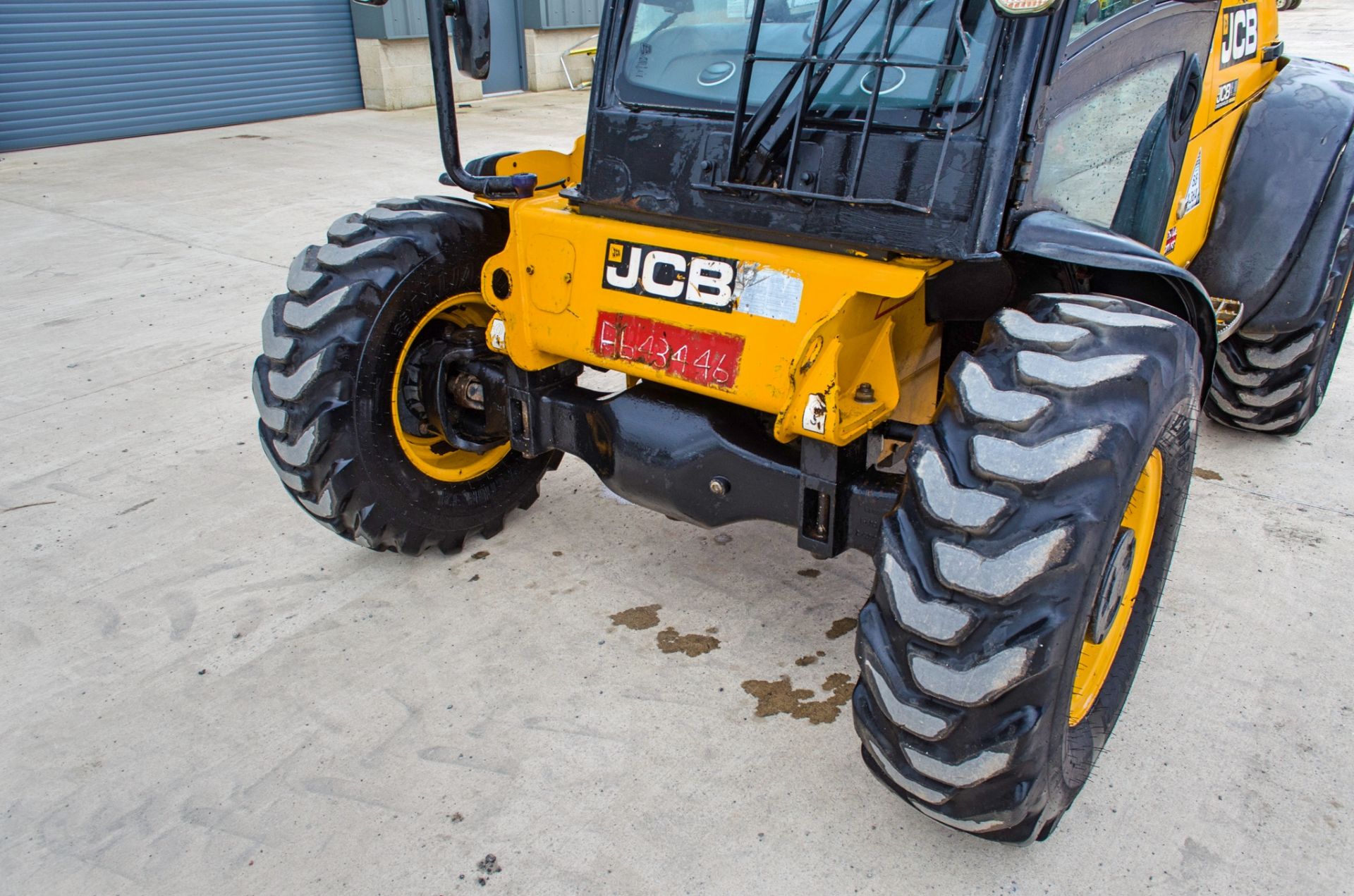 JCB 527-55 5.5 metre telescopic handler Year: 2014 S/N: 1419848 Recorded Hours: 2727 A643446 - Image 11 of 23