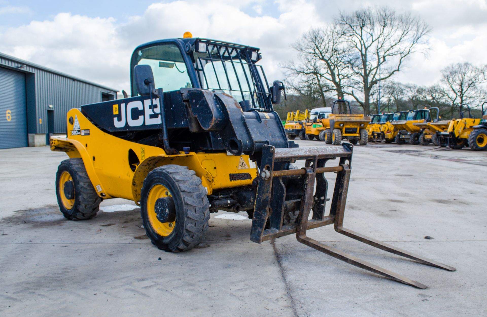 JCB 520-40 4 metre telescopic handler Year: 2014 S/N: 2314276 Recorded Hours: 2516 A638517 - Image 2 of 19