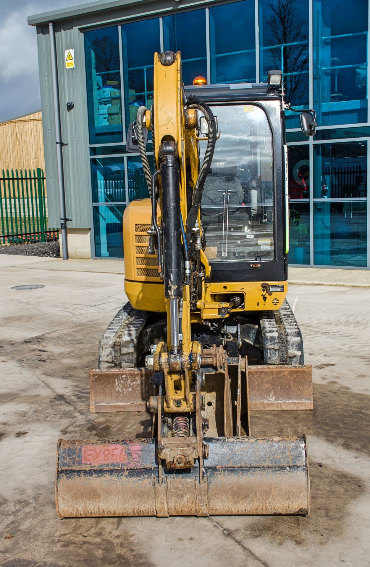 Caterpillar 302.7D CR 2.7 tonne rubber tracked mini excavator Year: 2018 S/N: LJL05347 Recorded - Image 5 of 21