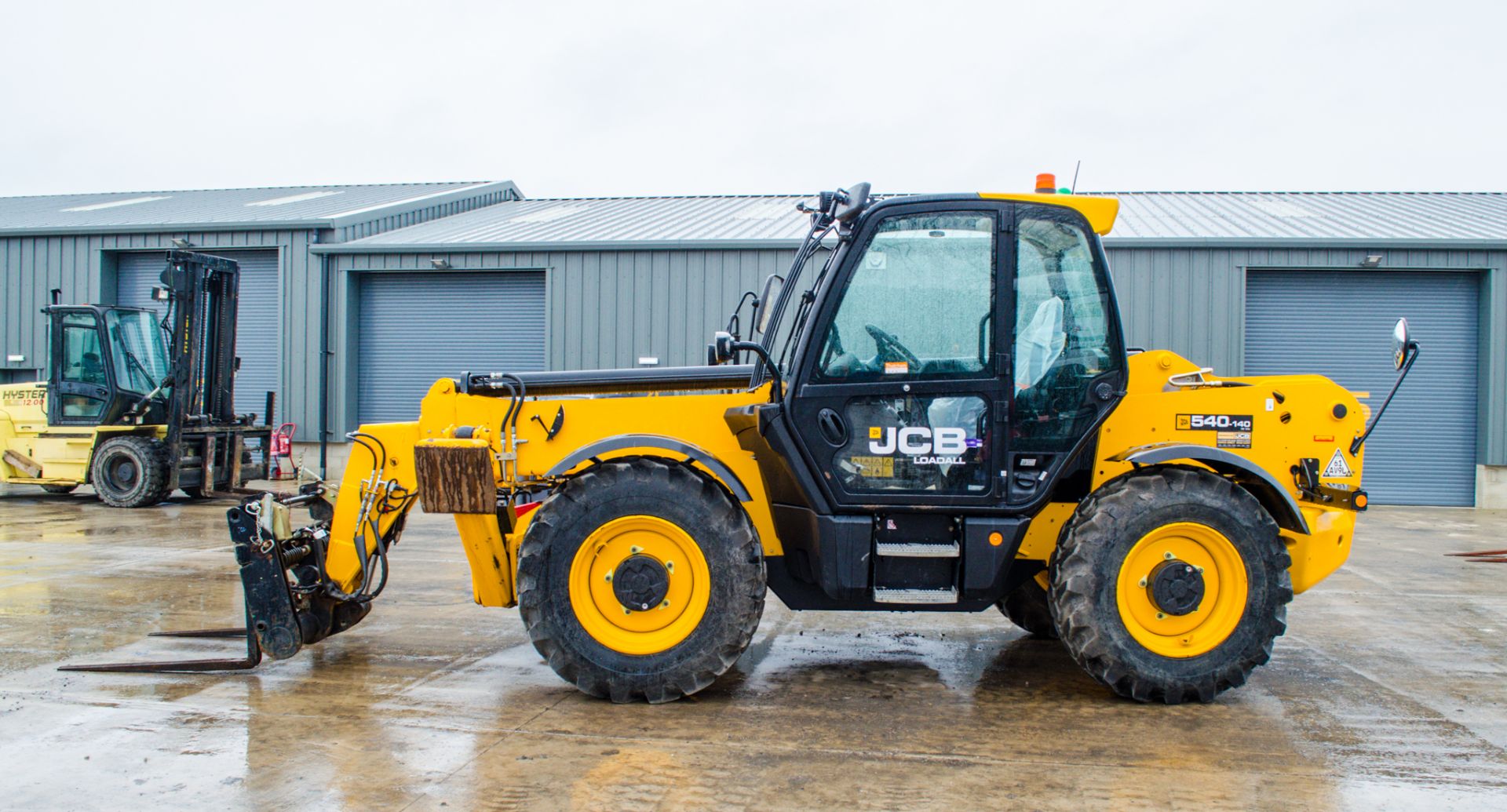 JCB 540-140 Hi-Viz 14 metre telescopic handler Year: 2019 S/N: 2785689 Recorded Hours: 562 c/w multi - Bild 8 aus 25