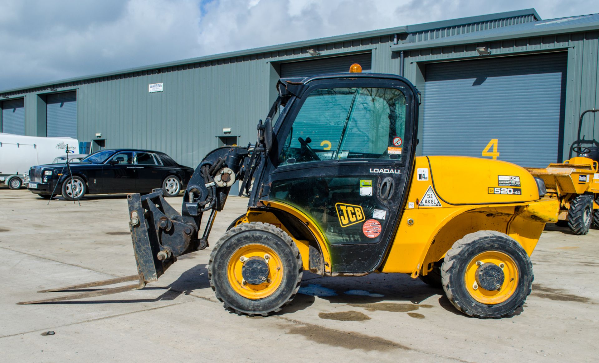 JCB 520-40 4 metre telescopic handler Year: 2014 S/N: 2314276 Recorded Hours: 2516 A638517 - Image 7 of 19