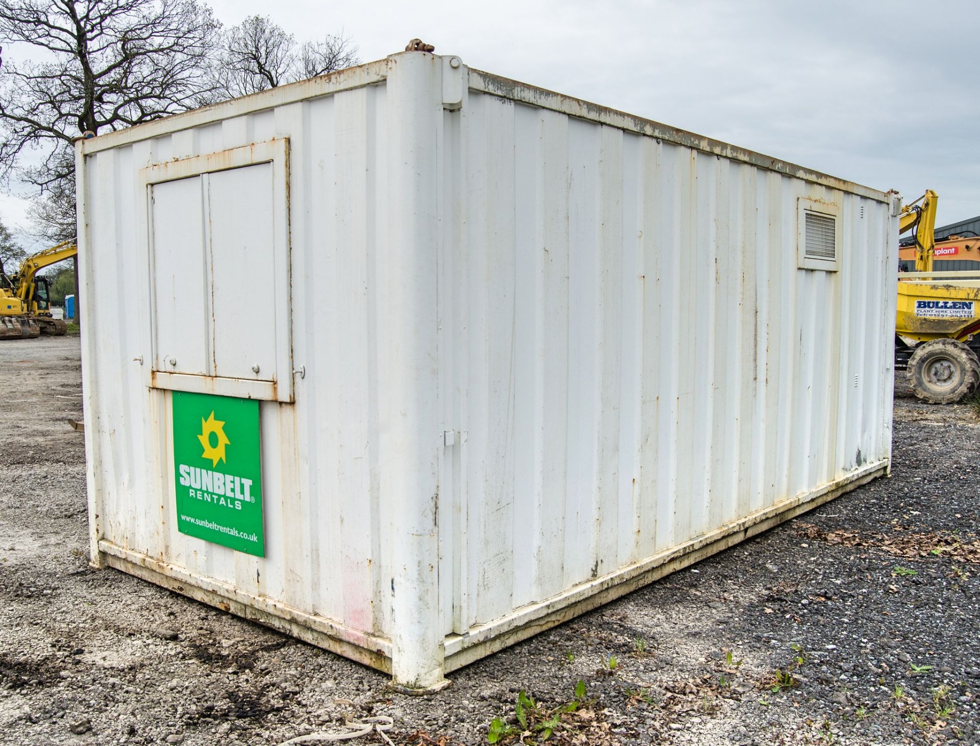 21 ft x 9 ft steel anti-vandal welfare site unit Comprising of: canteen area, drying room, - Image 4 of 11