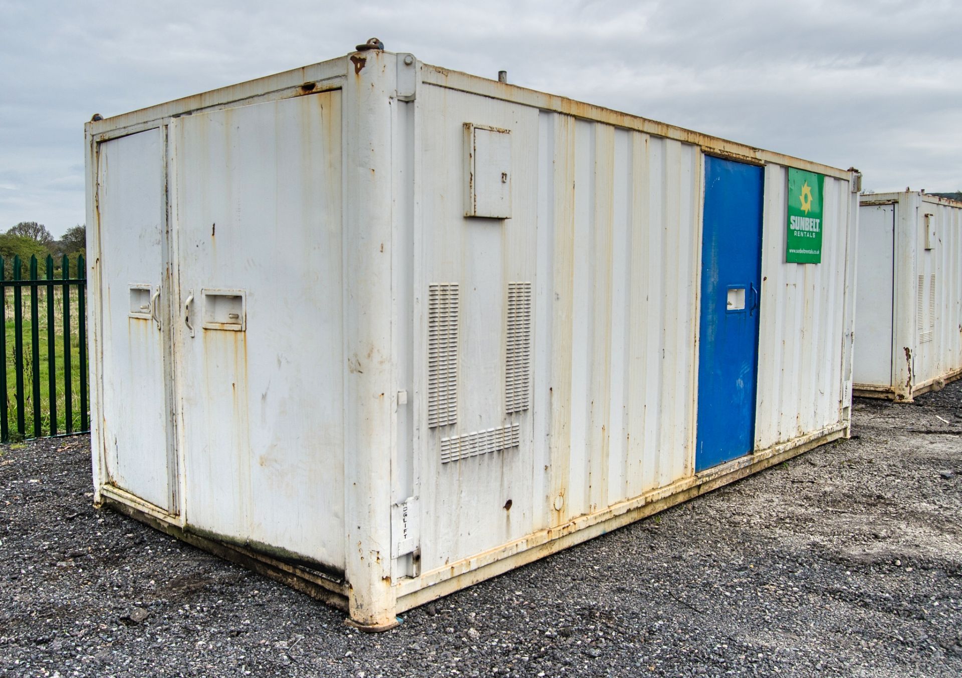 21 ft x 9 ft steel anti-vandal welfare site unit Comprising of: canteen area, drying room, - Image 2 of 11