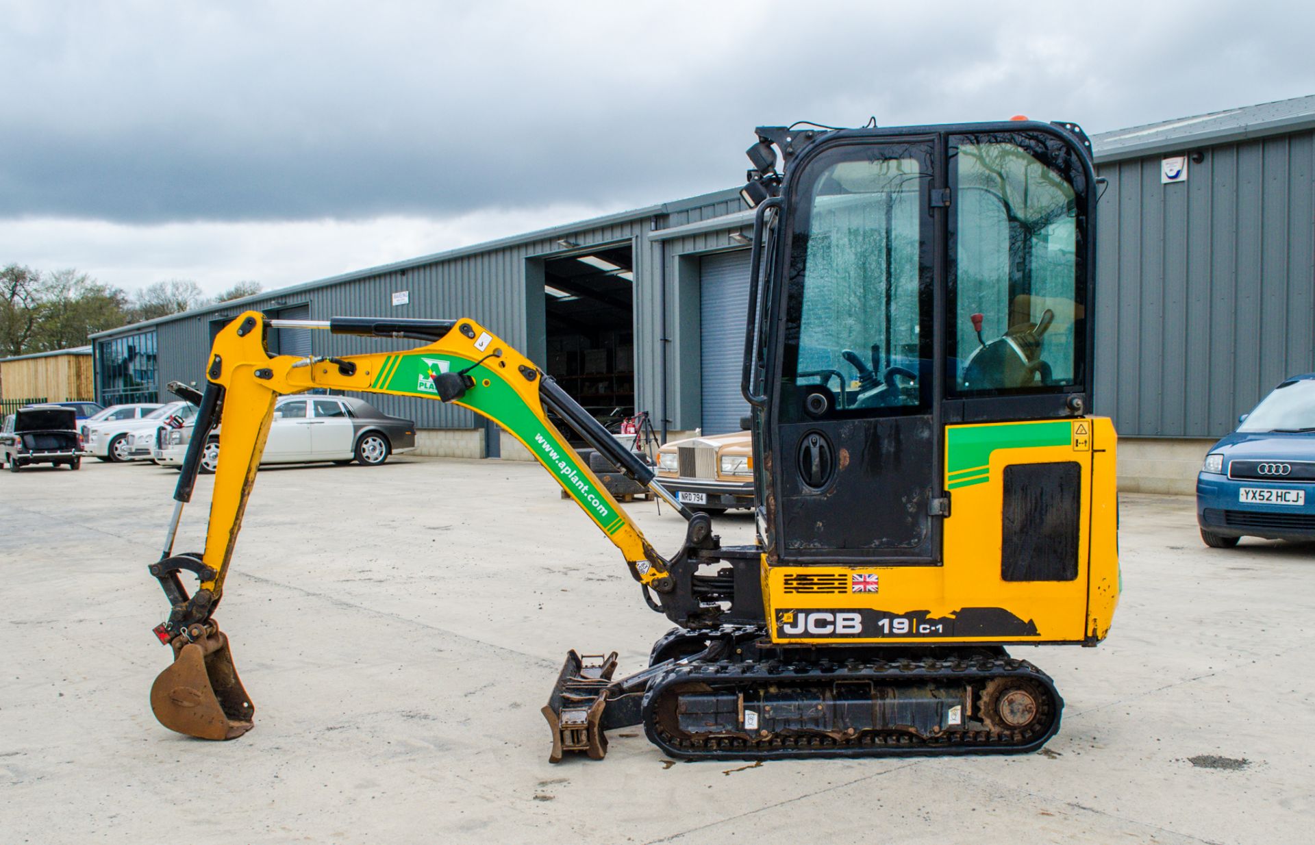 JCB 19C-1 1.9 tonne rubber tracked mini excavator Year: 2018 S/N: 2492584 Recorded Hours: 1711 - Image 8 of 21