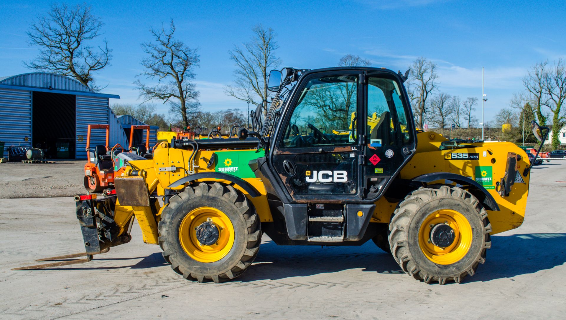 JCB 535-125 Hi-Viz 12.5 metre telescopic handler Year: 2014 S/N: 2340400 Recorded Hours: 5384 c/w - Image 7 of 26