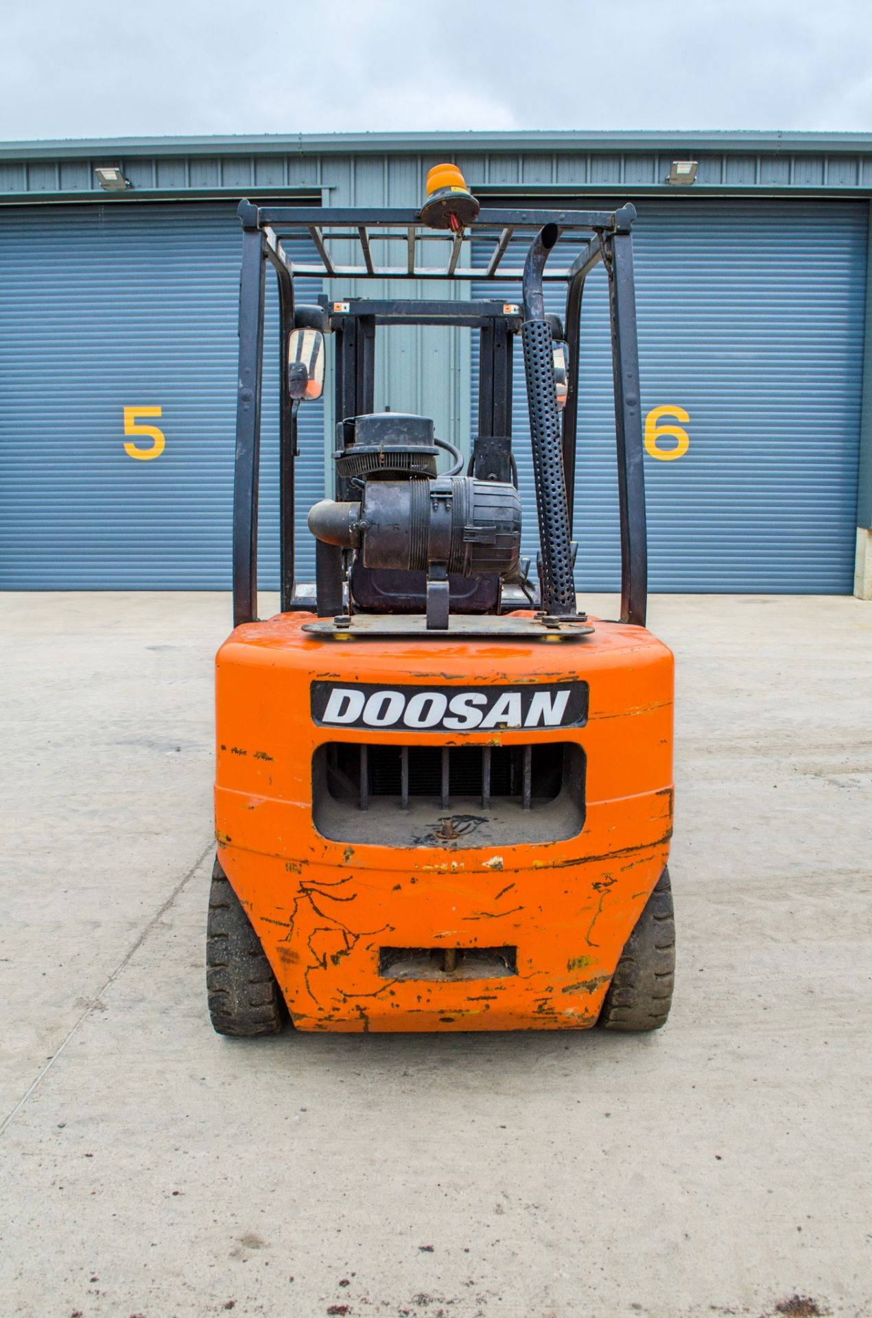 Doosan D30S-3 3 tonne diesel driven fork lift  Year: 2007 S/N: 4748 Recorded Hours: Not - Image 6 of 18