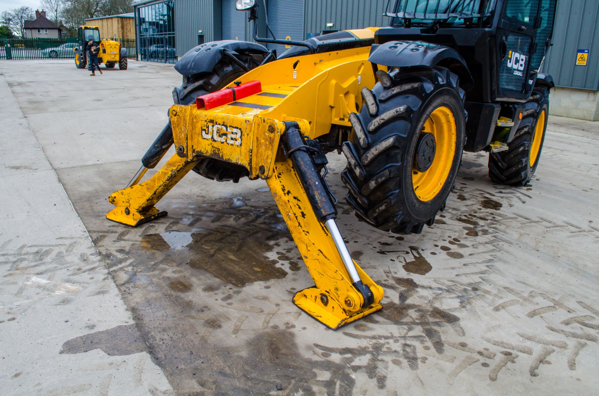 JCB 535-125 12.5 metre telescopic handler Year: 2018 S/N: 2732872 Recorded Hours: 4539 c/w air - Image 14 of 24