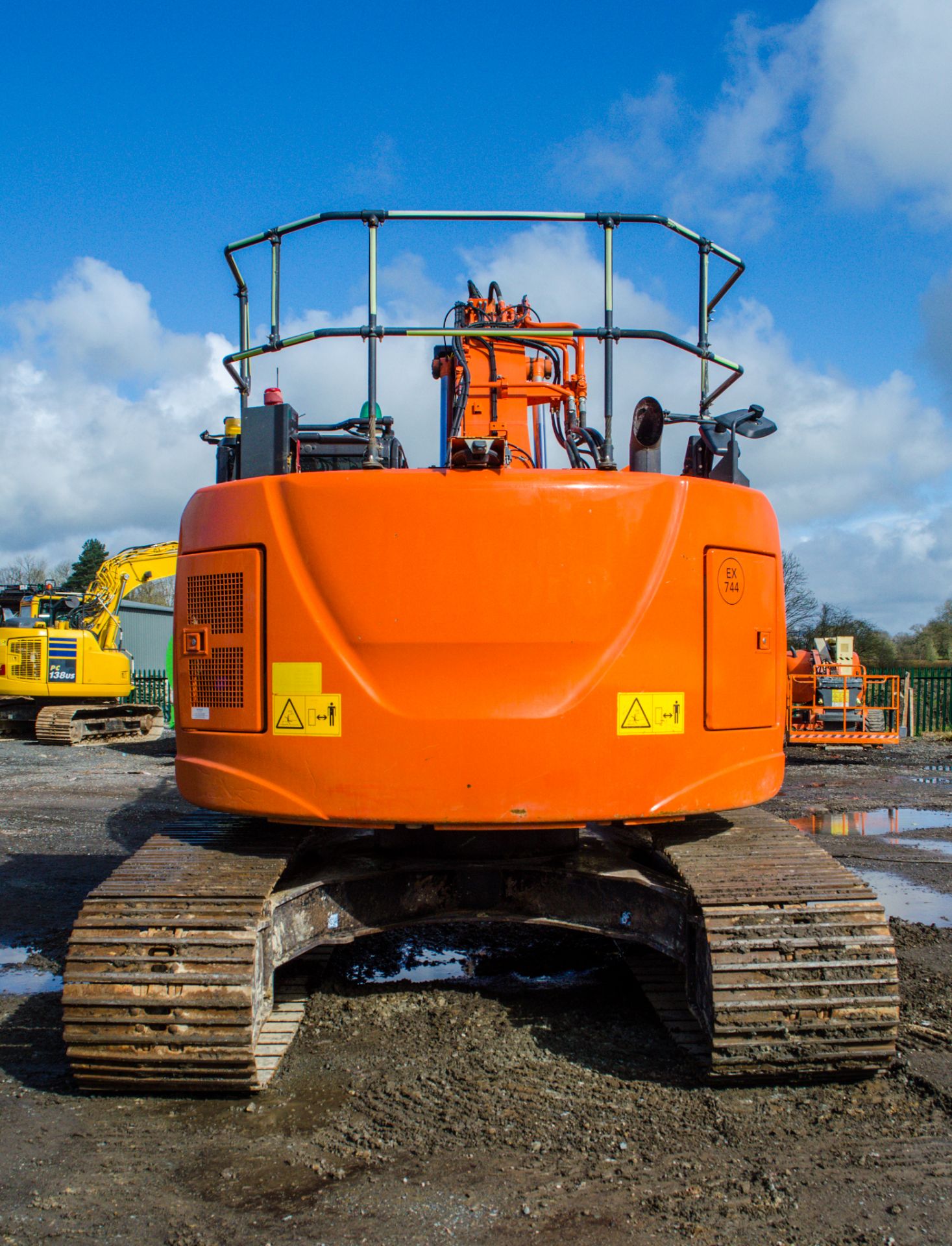 Hitachi ZX225 US-LC 26 tonne steel tracked excavator Year: 2018 S/N: 00500336 Recorded Hours: 6666 - Image 6 of 28