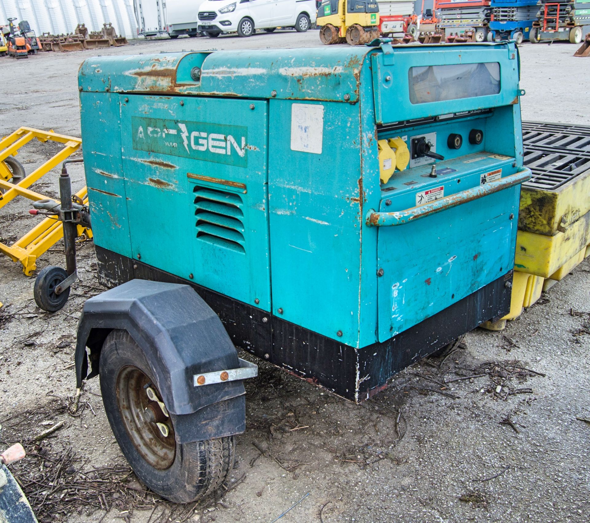 Arc Gen Weldmaker 300SSEK diesel driven welder/generator Recorded hours: 2133 - Image 2 of 5