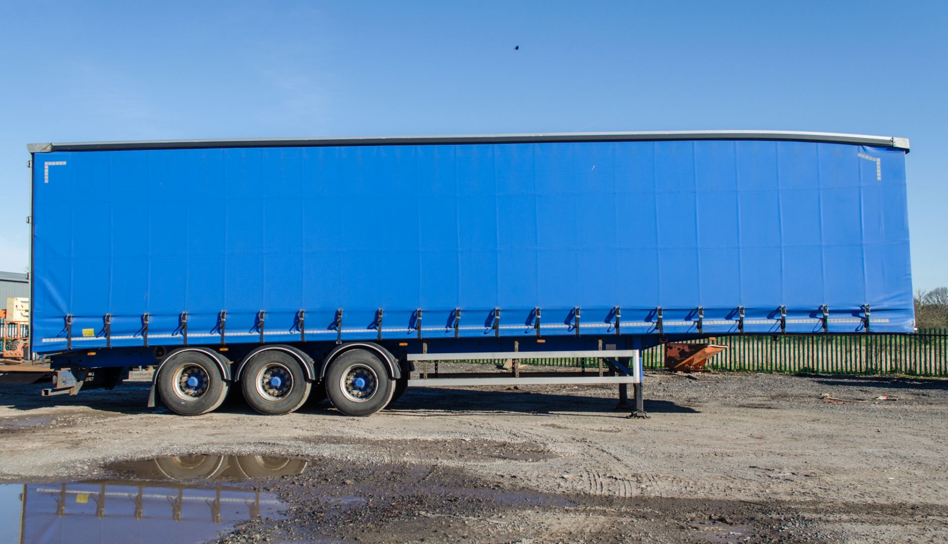 Lawrence David 13.7 metre tri-axle curtain sided trailer Year of Manufacture: 2015 Ident Mark: - Image 7 of 15