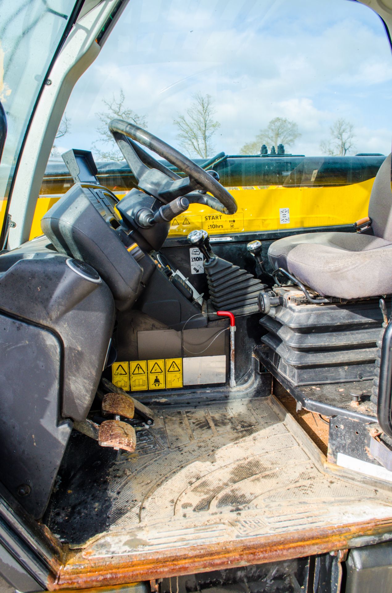 JCB 533-105 10.5 metre telescopic handler  Year: 2017 S/N: 2567198 Recorded Hours: 2072 c/w camera - Image 23 of 27