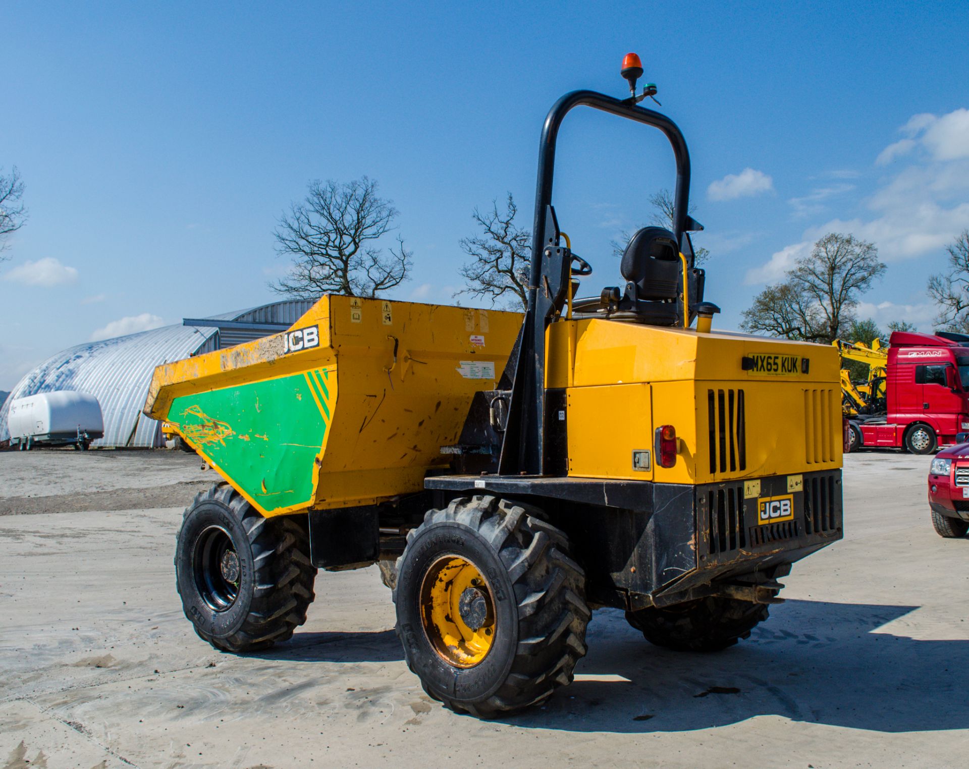 JCB 9 tonne straight skip dumper Year: 2016 S/N: RM0979 Recorded Hours: 1493 c/w V5 A751600 - Image 3 of 21