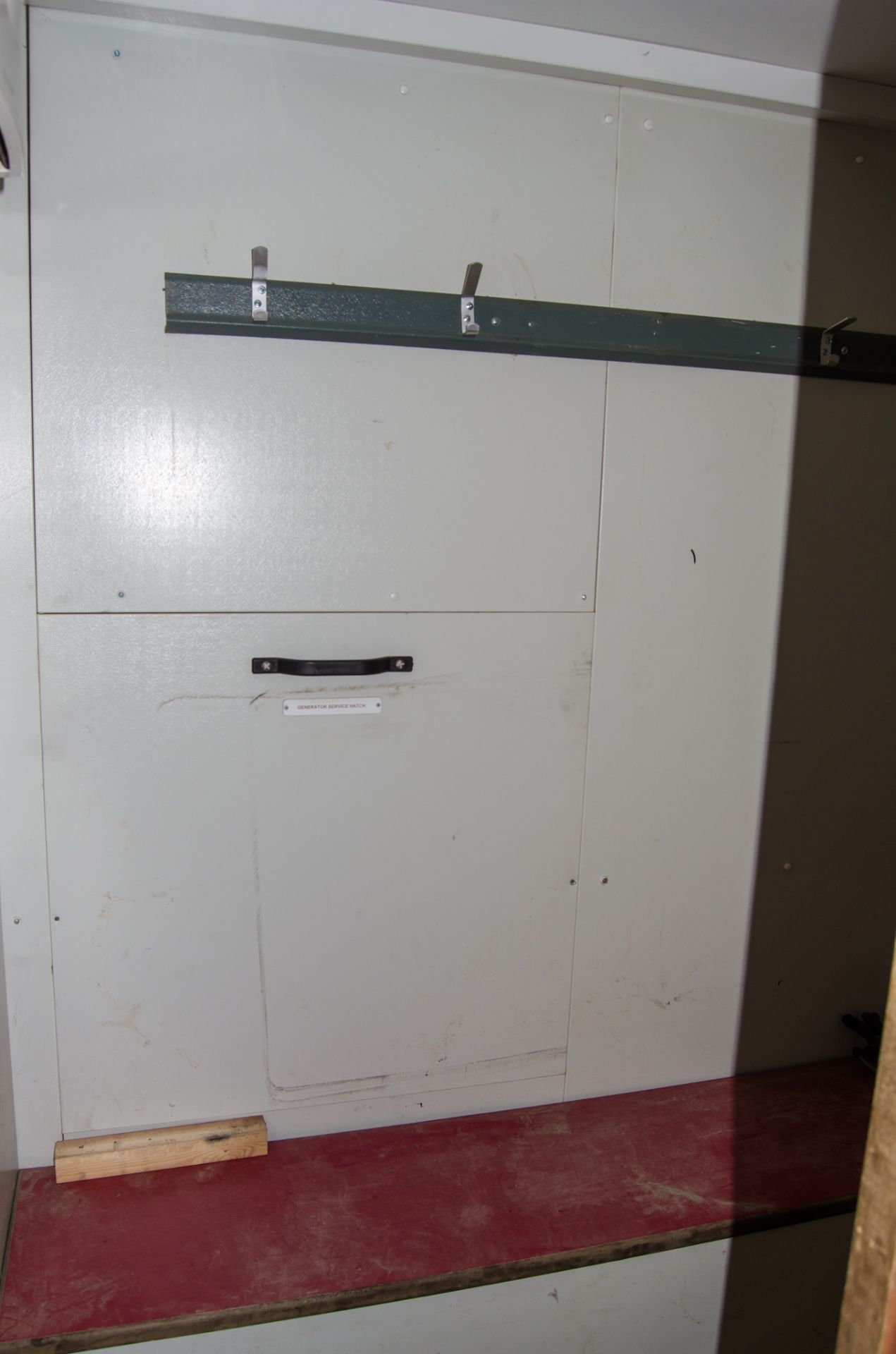 18 ft x 9 ft steel anti vandal welfare site unit Comprising of: canteen area, drying room, - Image 6 of 10