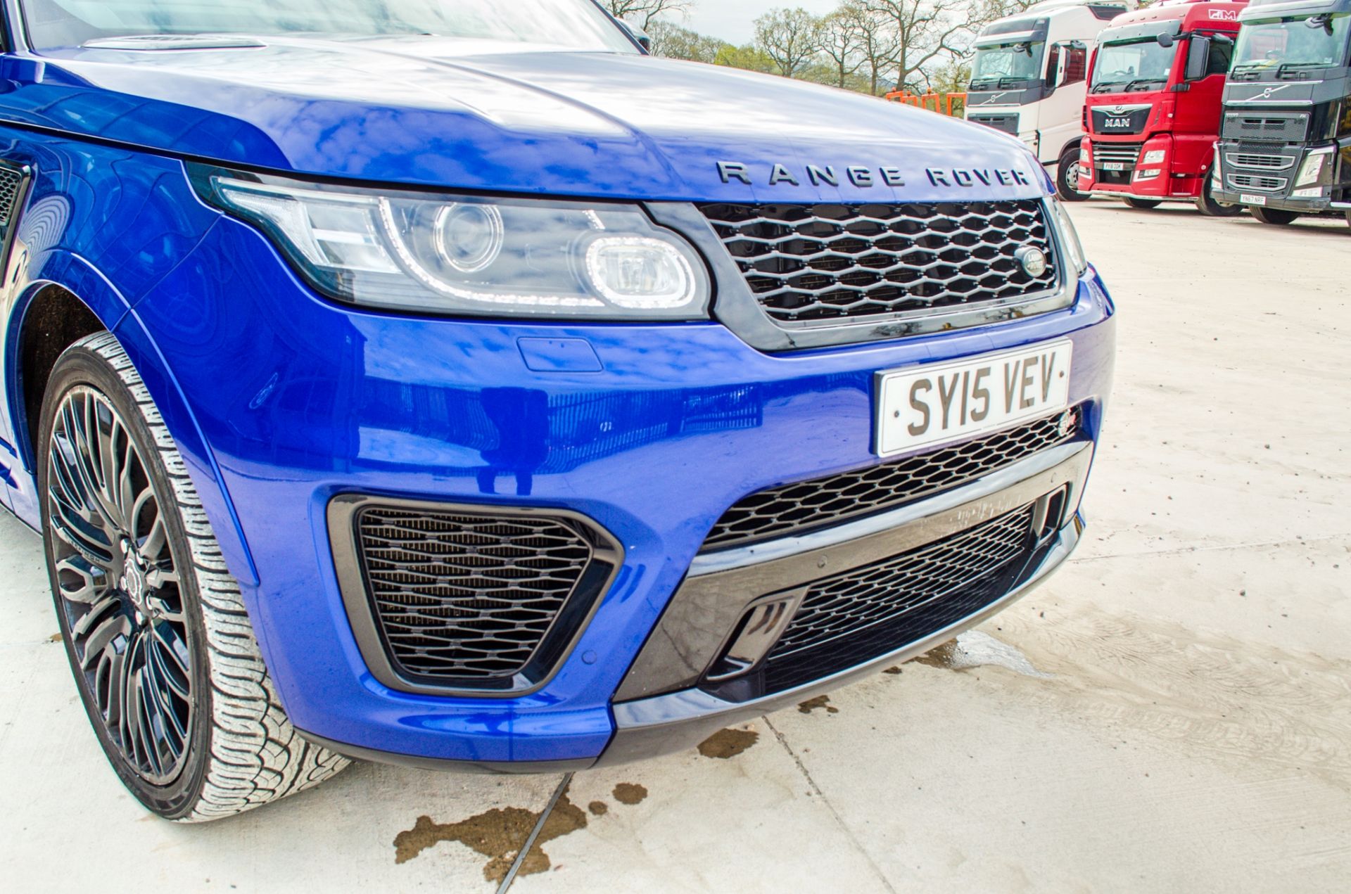 Range Rover Sport SVR V8 supercharged 5.0 petrol SUV  Registration Number: SY15VEV Date of - Image 19 of 42