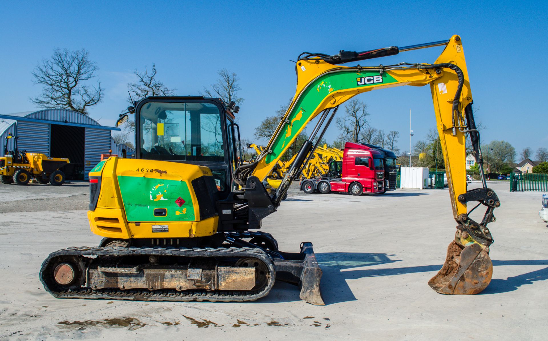 JCB 85Z-1 8.5 tonne rubber tracked midi excavator Year: 2014 S/N: 2248795 Recorded Hours: 5006 - Image 8 of 23