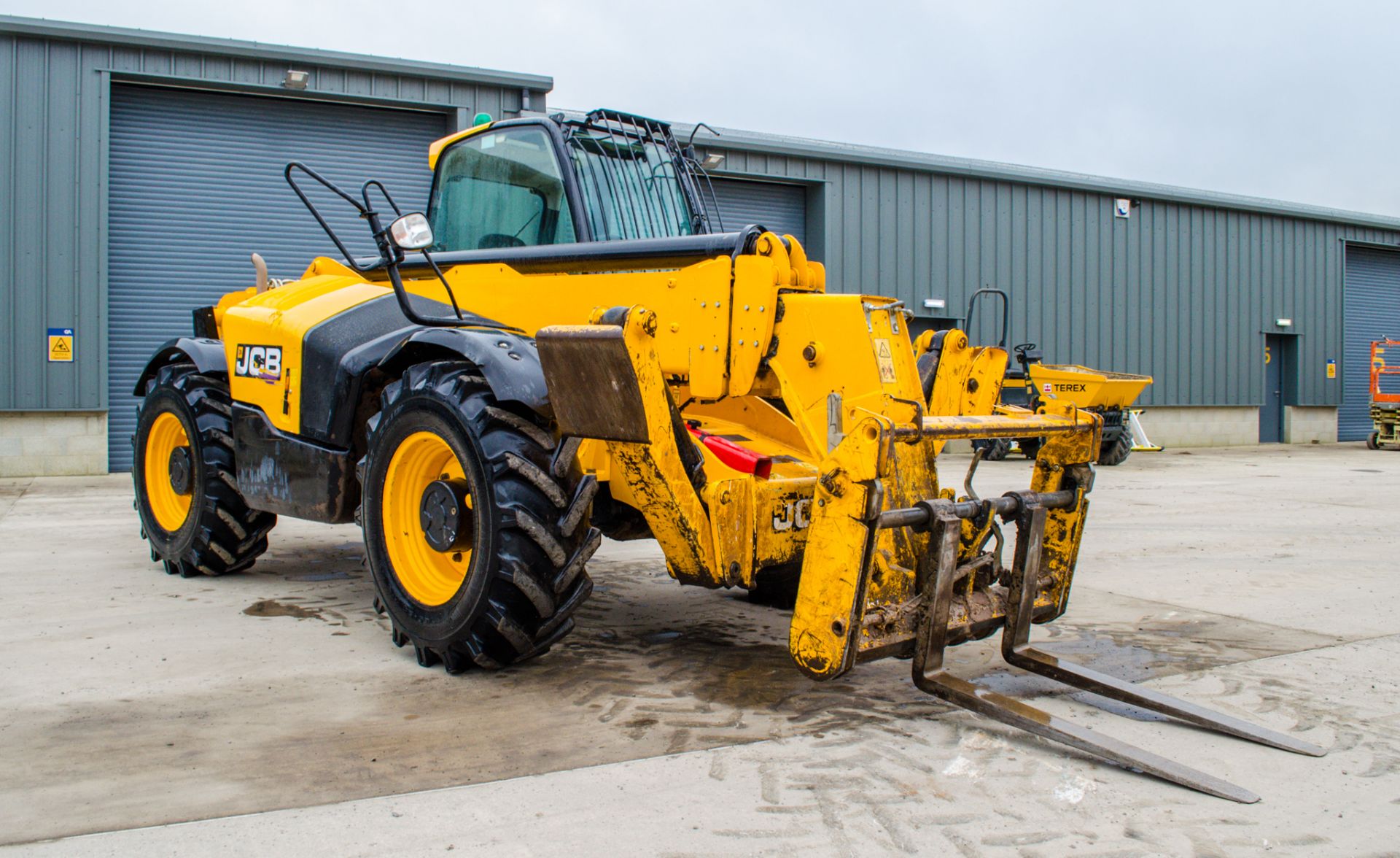 JCB 535-125 12.5 metre telescopic handler Year: 2018 S/N: 2732872 Recorded Hours: 4539 c/w air - Image 2 of 24