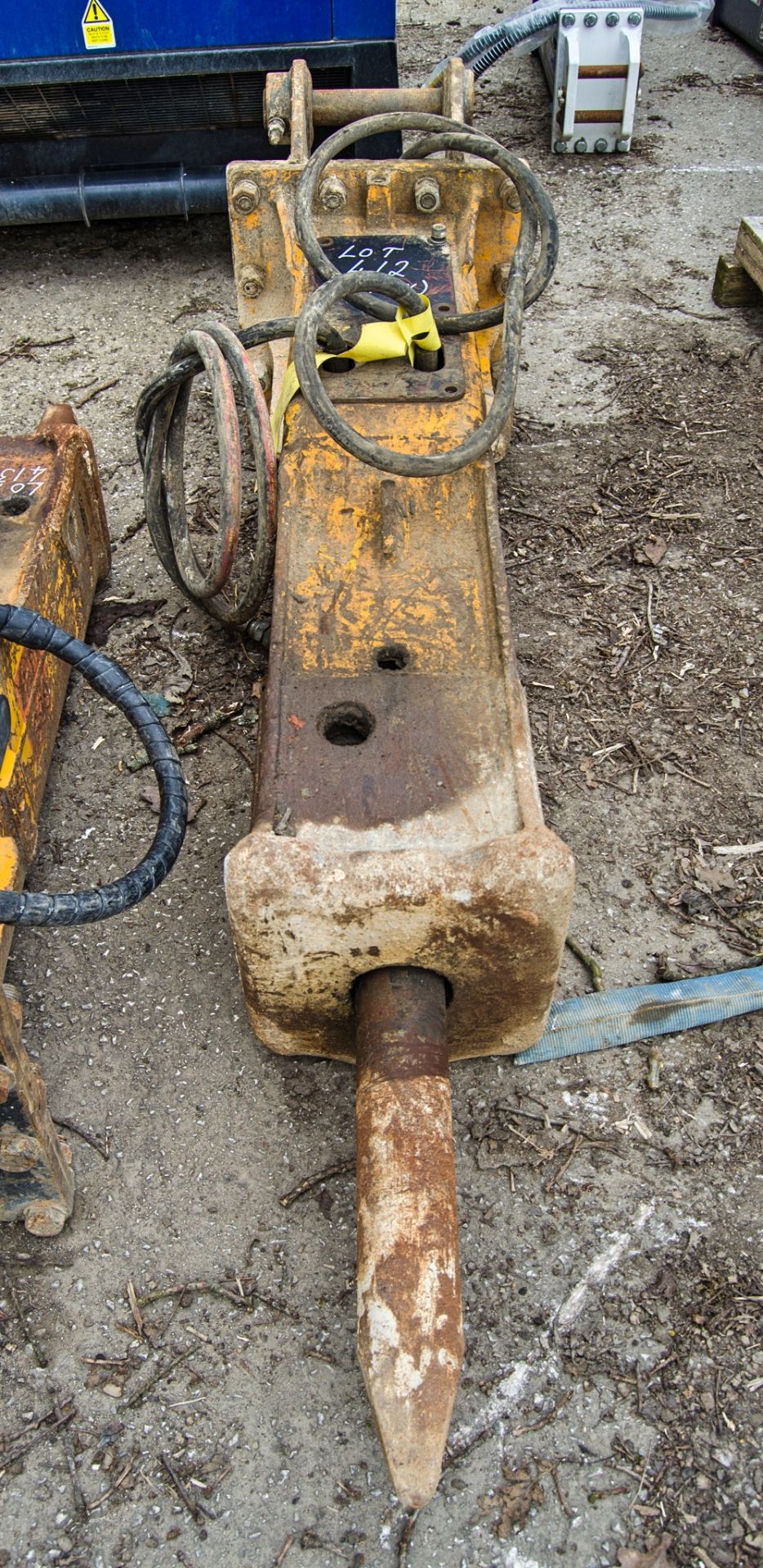 Hydraulic breaker to suit 5 to 8 tonne excavator Pin diameter: 50mm Pin centres: 350mm Pin width: - Image 3 of 4