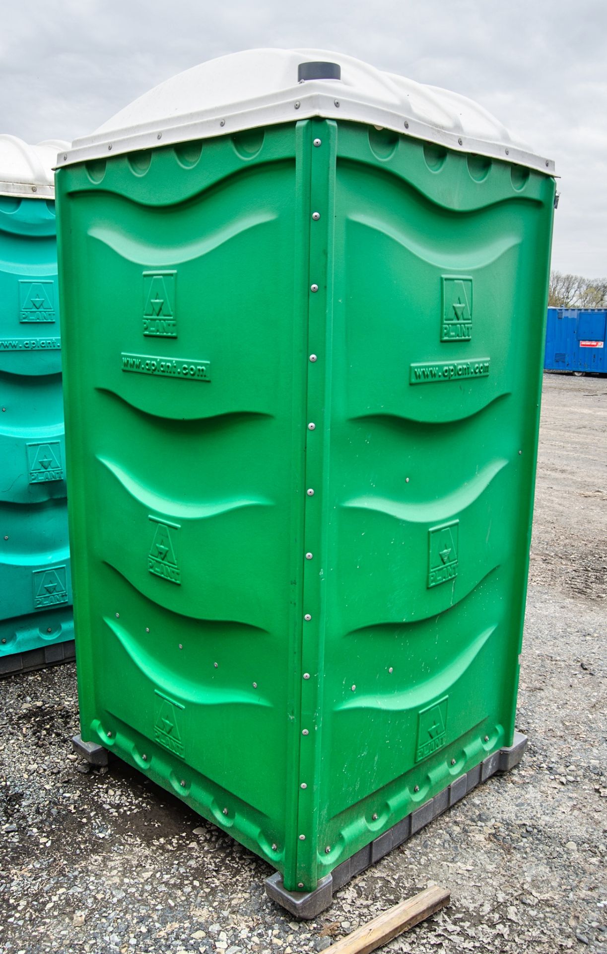 Plastic portable toilet unit A731826 - Image 2 of 3