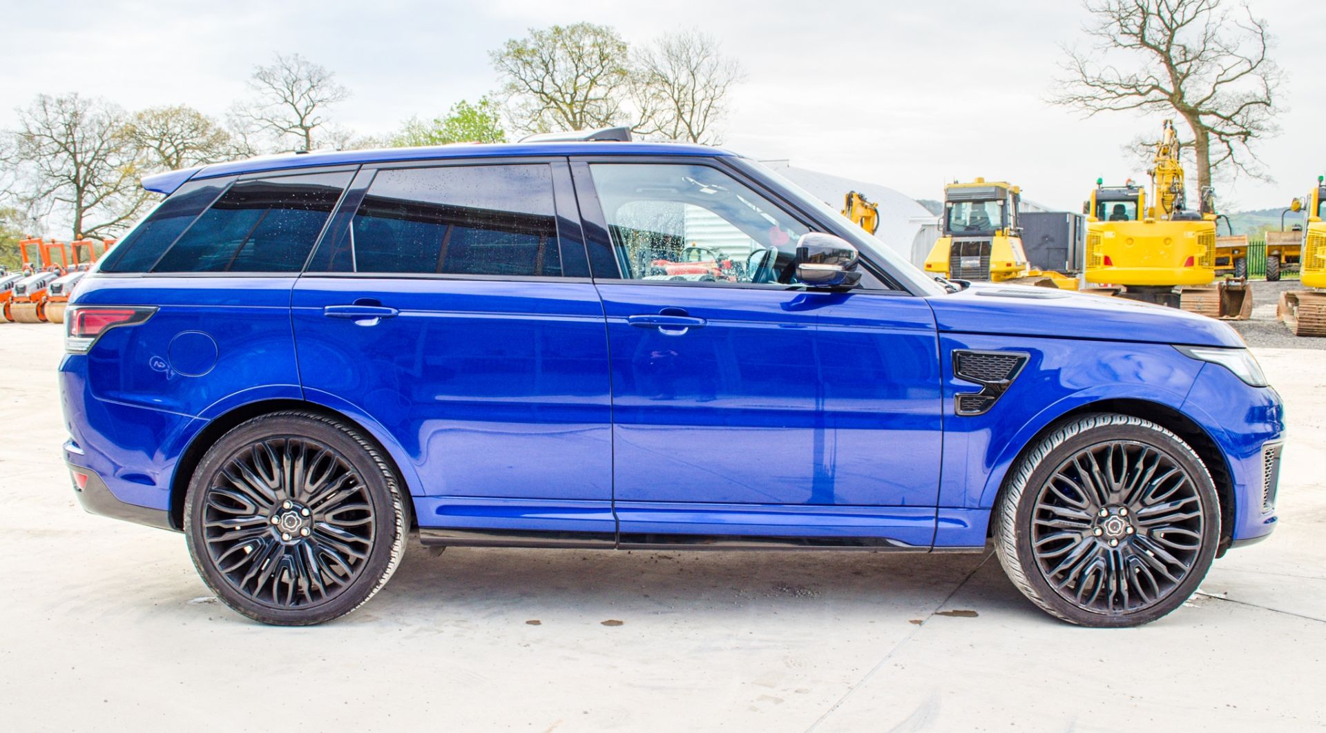 Range Rover Sport SVR V8 supercharged 5.0 petrol SUV  Registration Number: SY15VEV Date of - Image 7 of 42