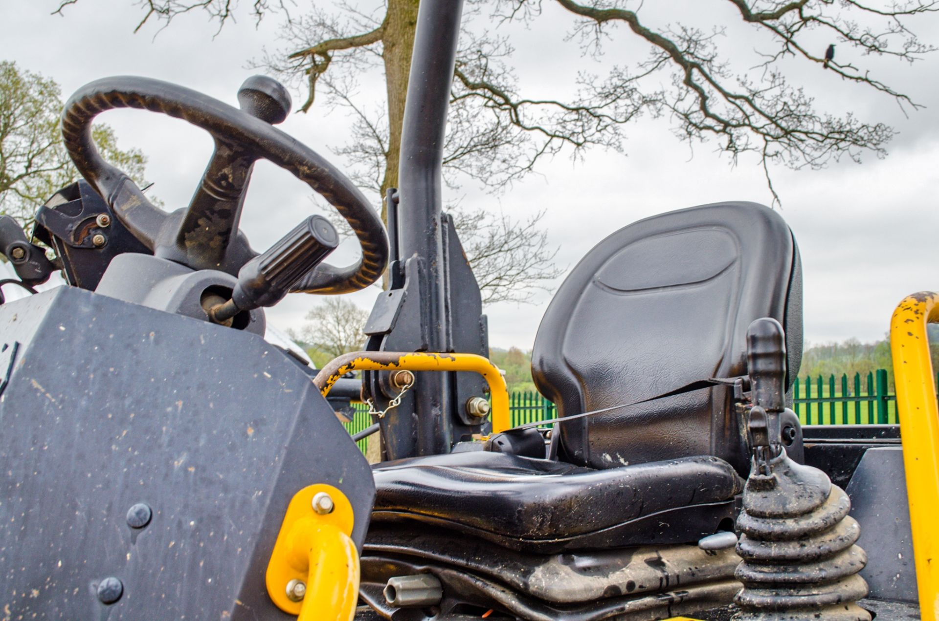 JCB 9FT 9 tonne straight skip dumper  Year: 2018 S/N: 2780319 Recorded Hours: 2120 c/w camera system - Image 22 of 24