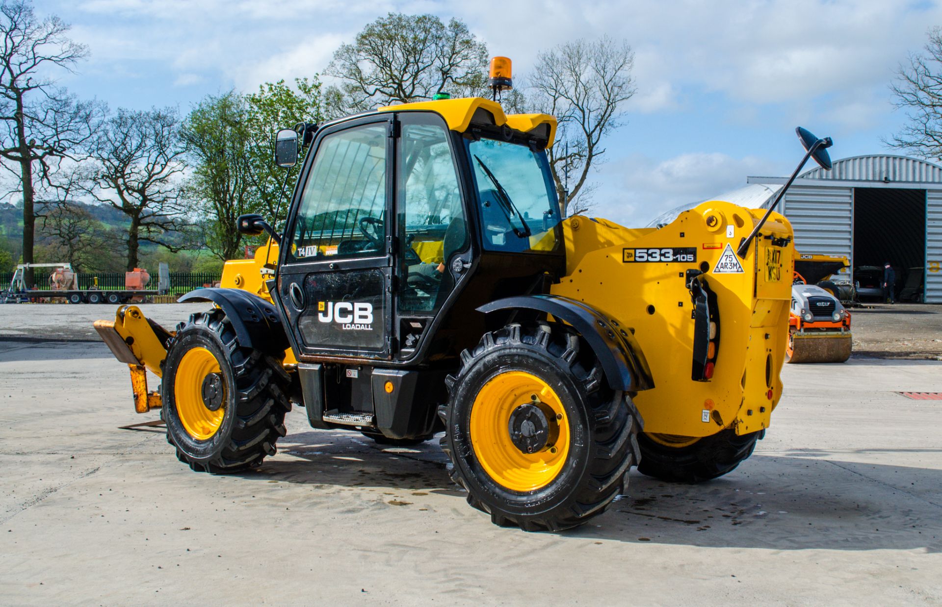 JCB 533-105 10.5 metre telescopic handler  Year: 2017 S/N: 2567198 Recorded Hours: 2072 c/w camera - Image 3 of 27