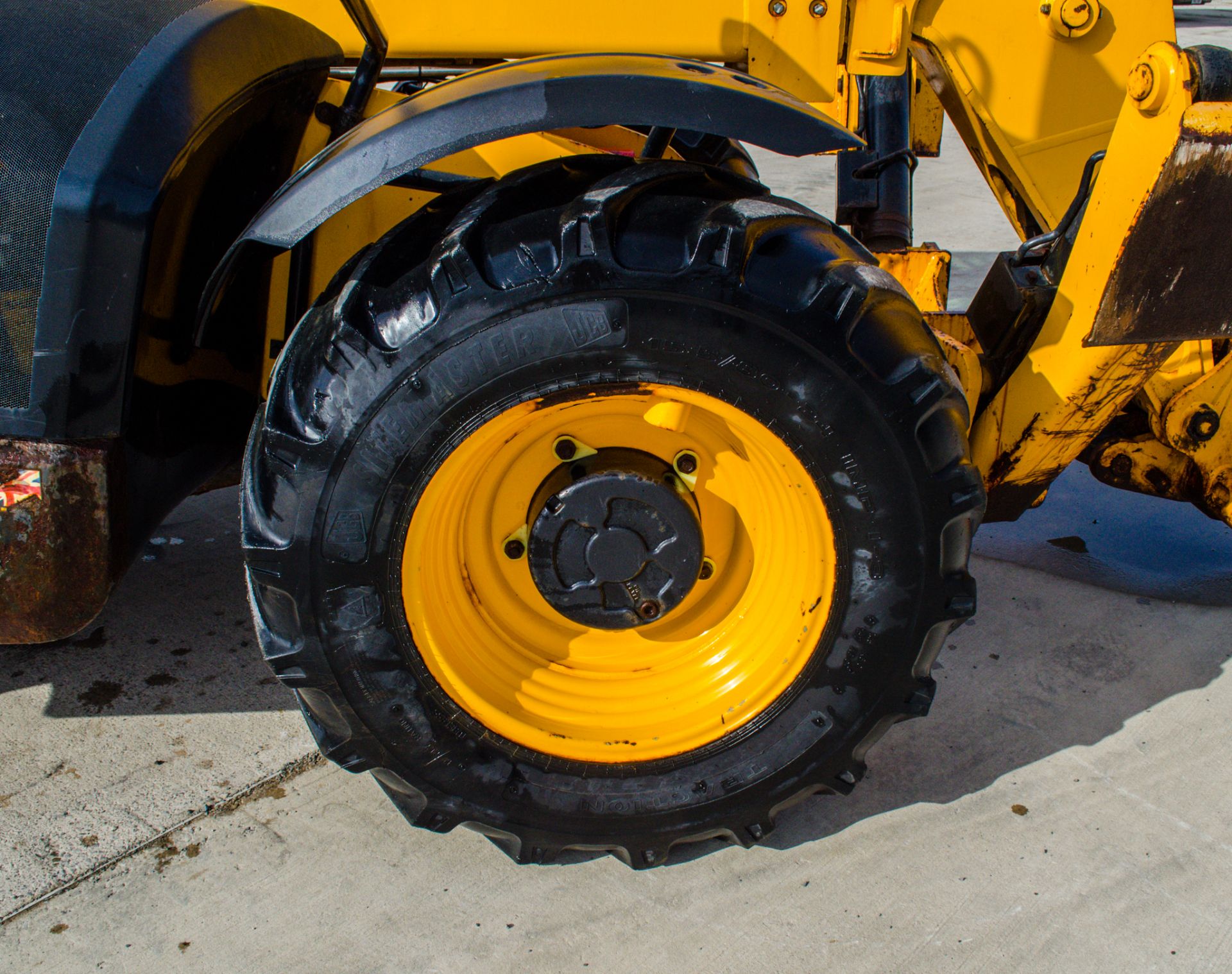 JCB 533-105 10.5 metre telescopic handler  Year: 2017 S/N: 2567198 Recorded Hours: 2072 c/w camera - Image 12 of 27