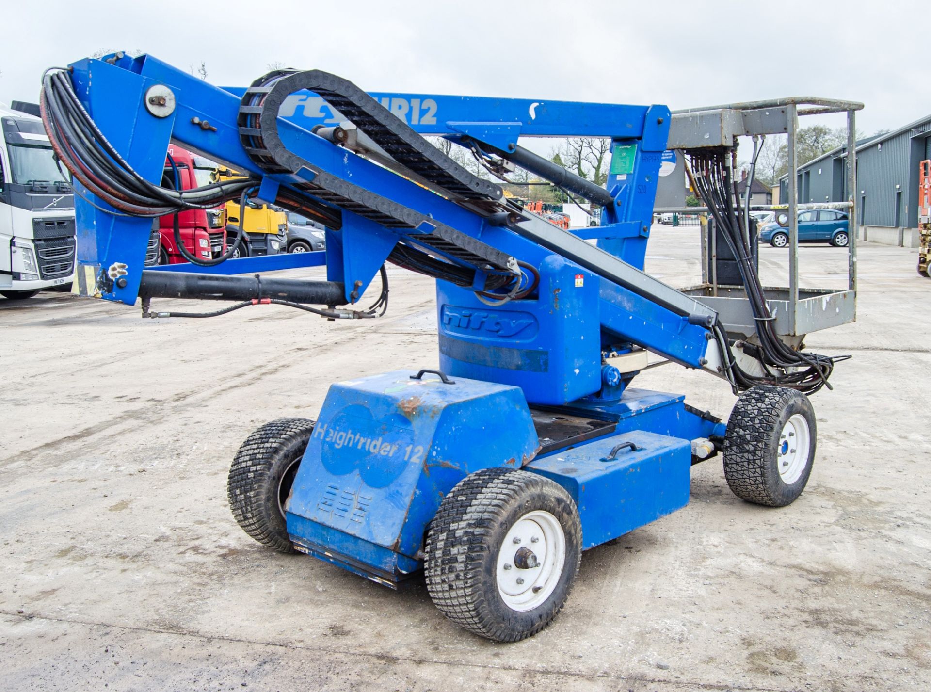 Nifty HR12 diesel/battery electric articulated boom access platform Year: 2011 S/N: 1220892 HYP175 - Image 3 of 13