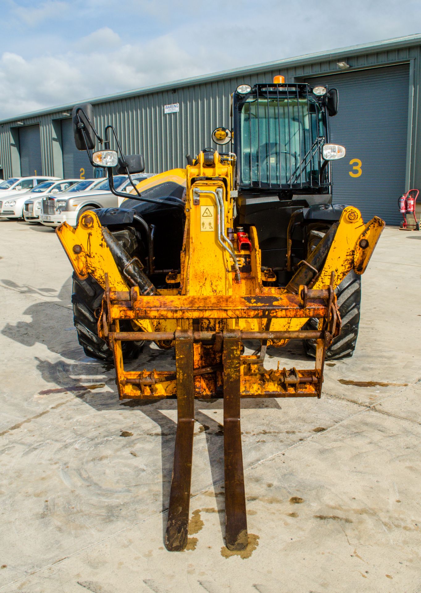 JCB 533-105 10.5 metre telescopic handler  Year: 2017 S/N: 2567198 Recorded Hours: 2072 c/w camera - Image 5 of 27