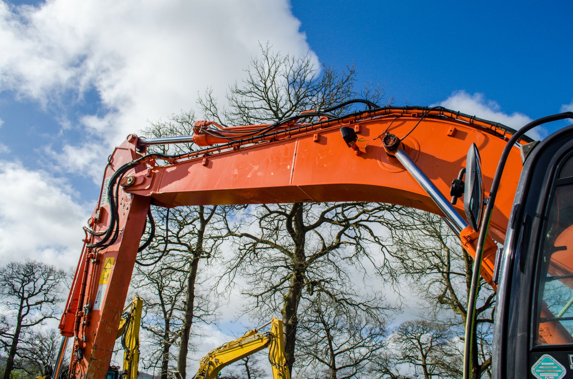 Hitachi ZX225 US-LC 26 tonne steel tracked excavator Year: 2018 S/N: 00500336 Recorded Hours: 6666 - Image 12 of 28