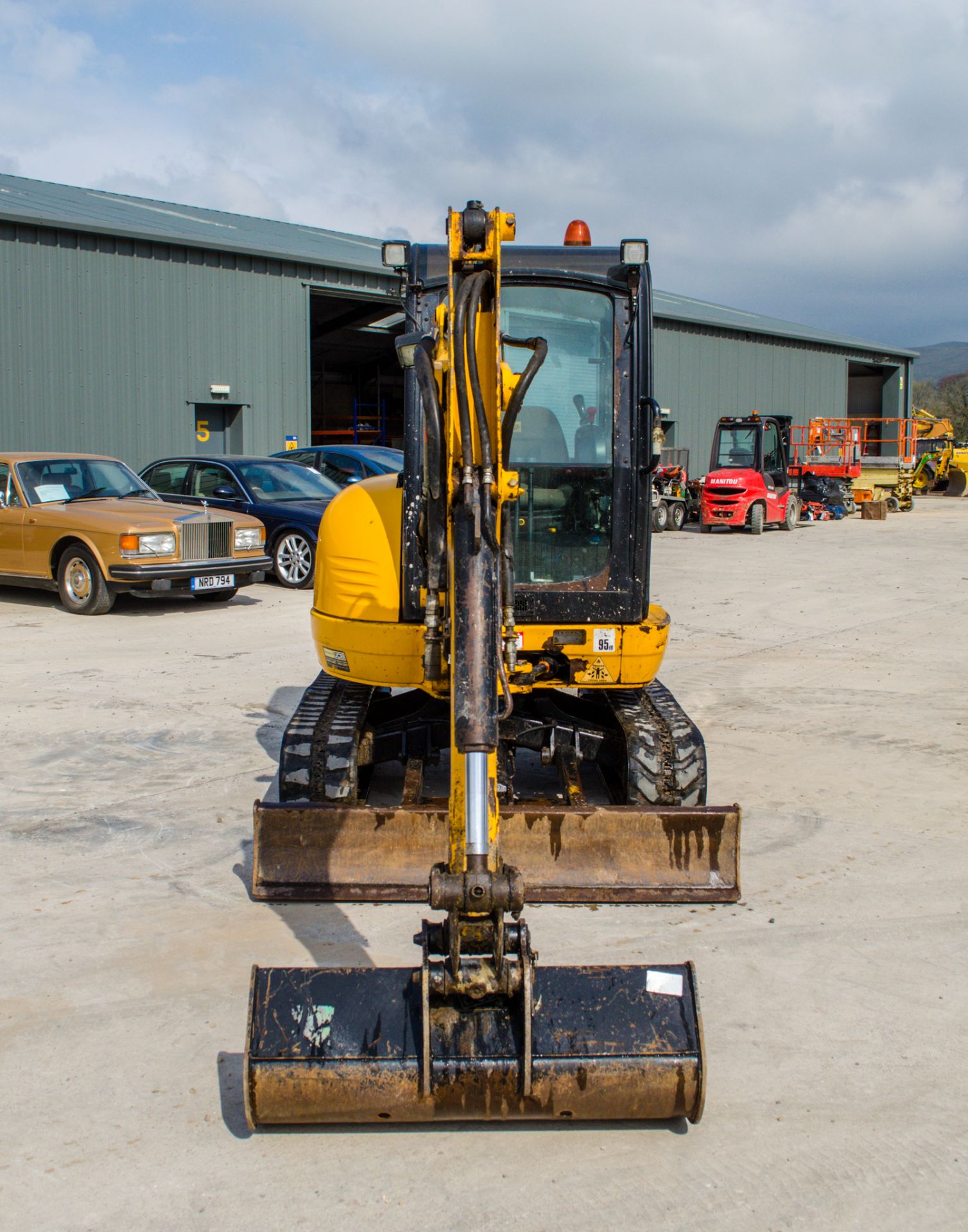 JCB 8030 ZTS 3 tonne rubber tracked mini excavator Year: 2015 S/N: 2432304 Recorded Hours: 2388 - Image 5 of 23