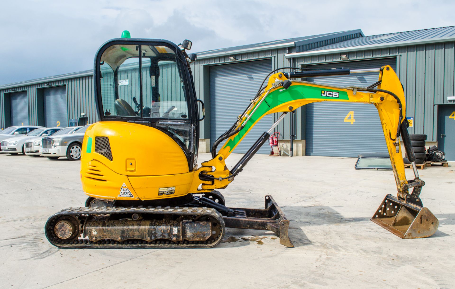 JCB 8030 ZTS 3 tonne rubber tracked mini excavator Year: 2015 S/N: 2432304 Recorded Hours: 2388 - Image 8 of 23