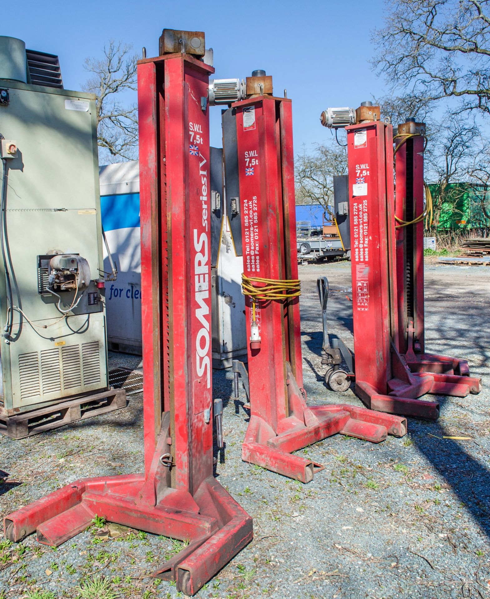 4 - Somers Series IV 7.5 tonne vehicle lifts ** Parts dismantled **