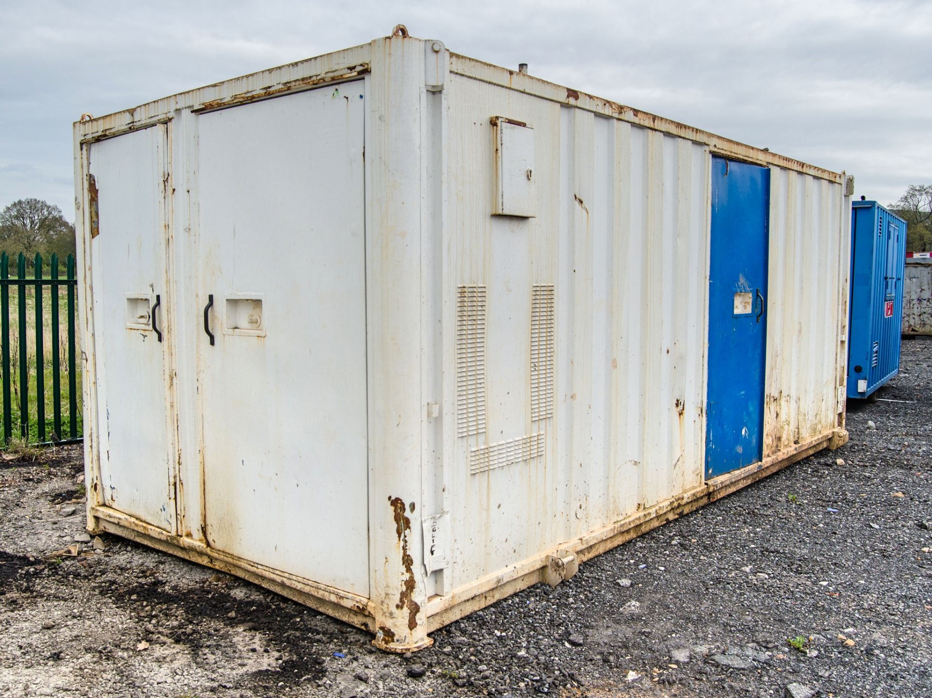21 ft x 9 ft steel anti-vandal welfare site unit Comprising of: canteen area, drying room, - Image 2 of 11