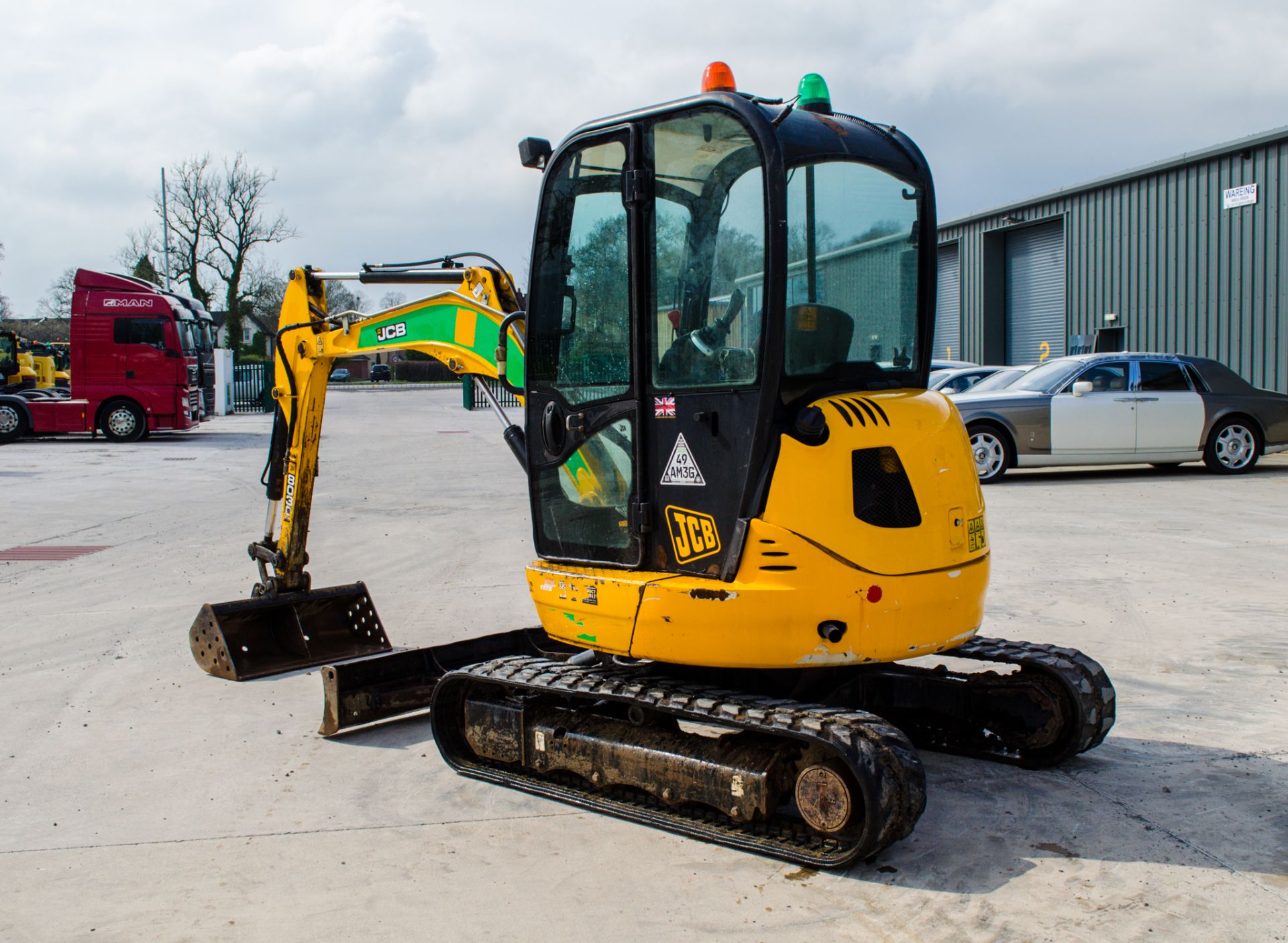 JCB 8030 ZTS 3 tonne rubber tracked mini excavator Year: 2015 S/N: 2432304 Recorded Hours: 2388 - Image 4 of 23