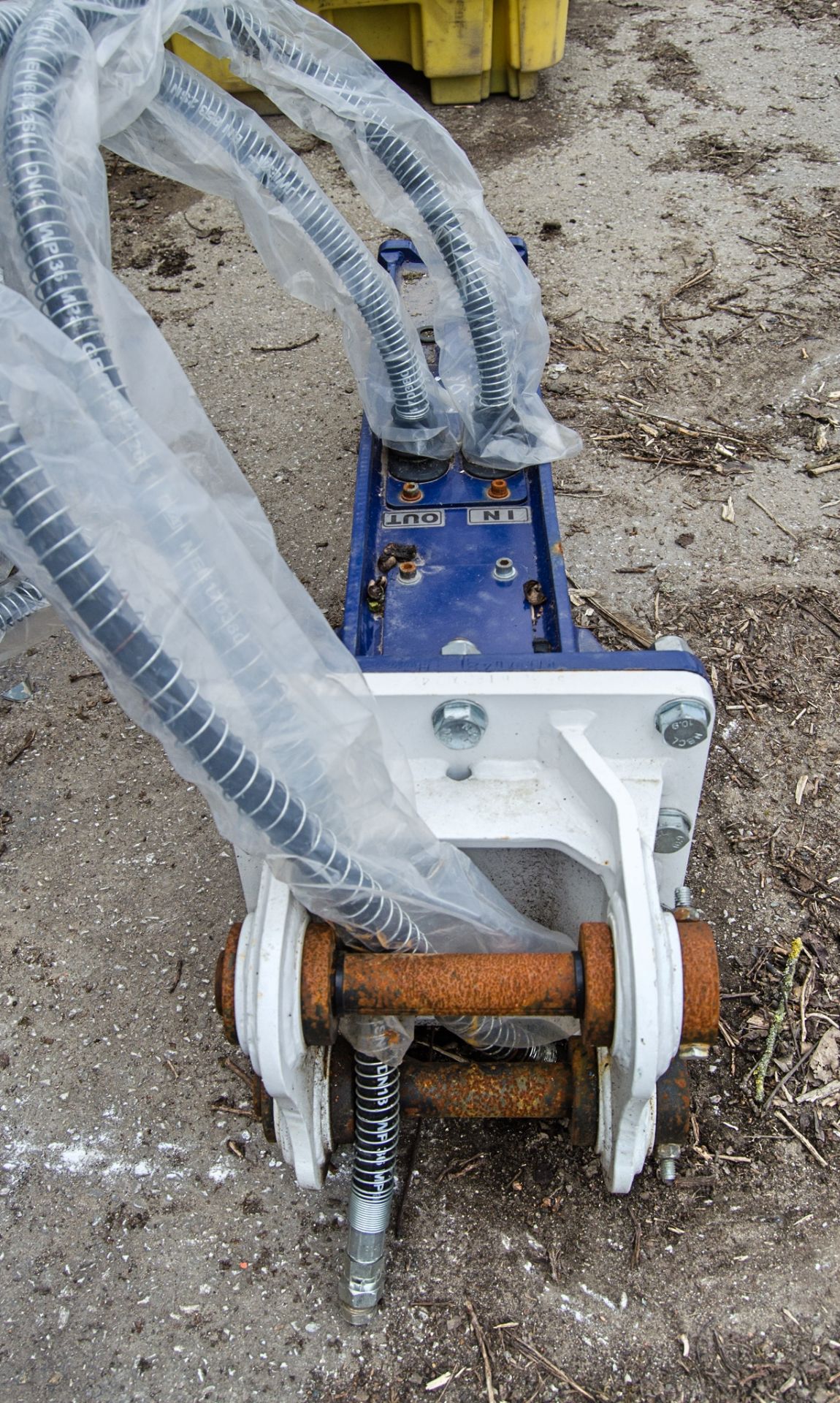 Hirox HDX10 hydraulic breaker to suit 3 tonne excavator Pin diameter: 35mm Pin centres: 140mm Pin - Image 4 of 4