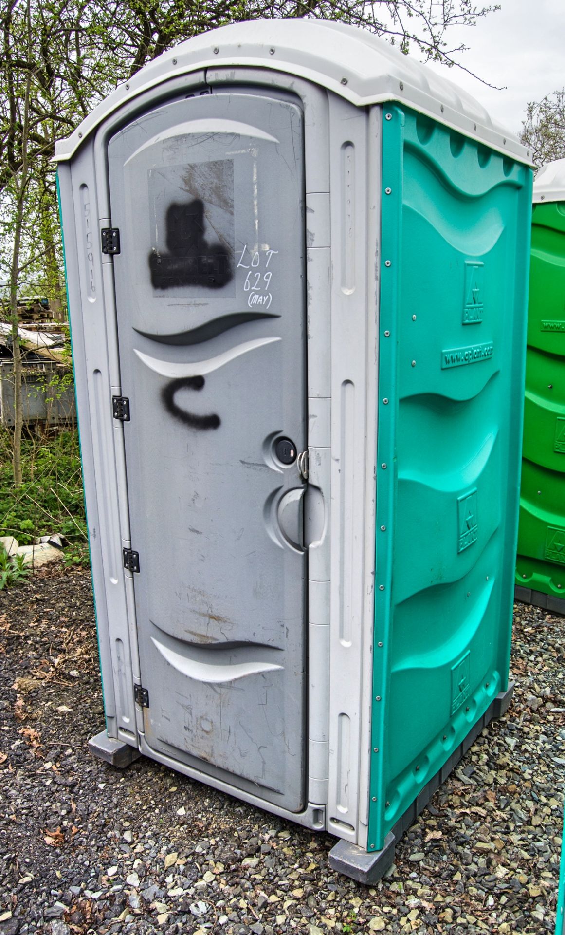 Plastic portable toilet unit A515916