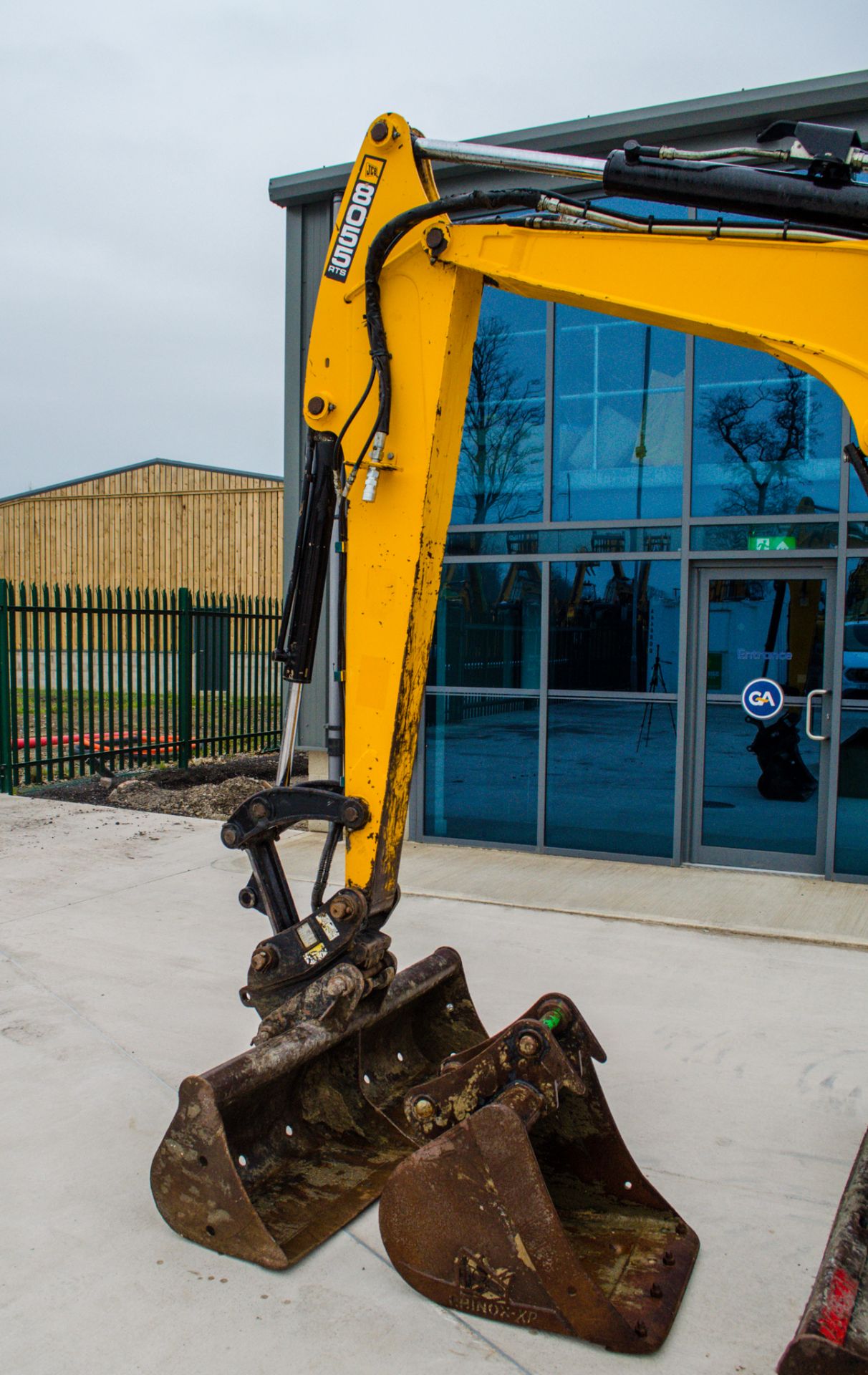JCB 8055 RTS 5.5 tonne rubber tracked midi excavator Year: 2015 S/N: Z426175 Recorded Hours: 2881 - Image 11 of 23