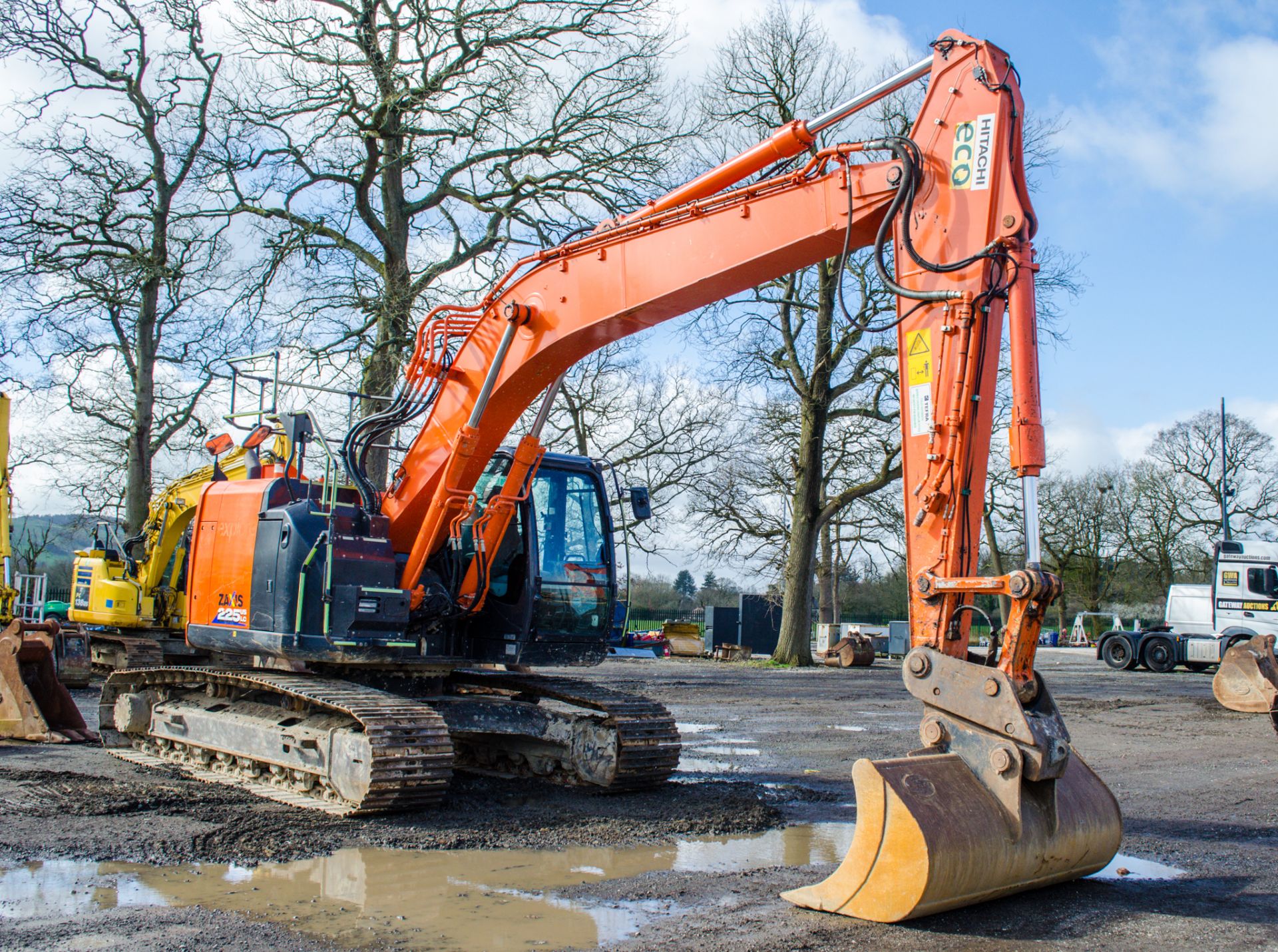 Hitachi ZX225 US-LC 26 tonne steel tracked excavator Year: 2018 S/N: 00500336 Recorded Hours: 6666 - Image 2 of 28