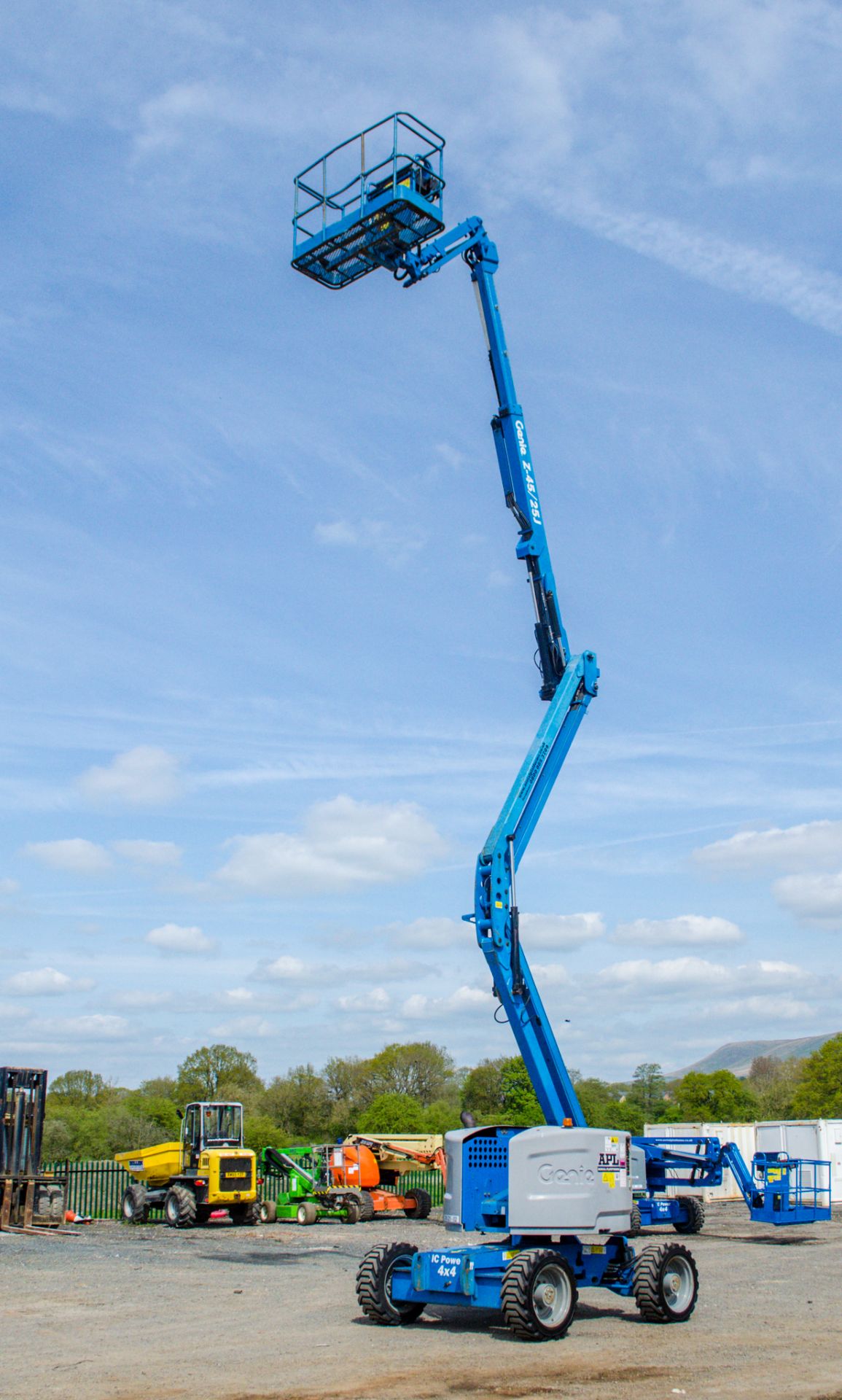 Genie Z-45-125J diesel driven articulated boom access platform Year: 2016 S/N: 16M-5566 Recorded - Image 9 of 20