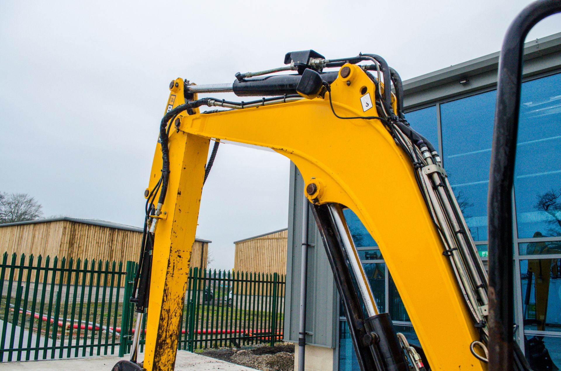 JCB 8055 RTS 5.5 tonne rubber tracked midi excavator Year: 2015 S/N: Z426175 Recorded Hours: 2881 - Image 10 of 23