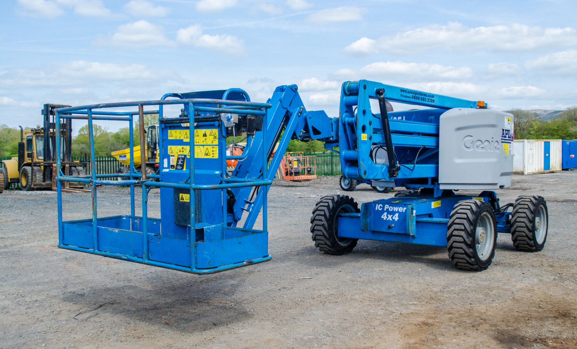 Genie Z-45-125J diesel driven articulated boom access platform Year: 2016 S/N: 16M-5566 Recorded