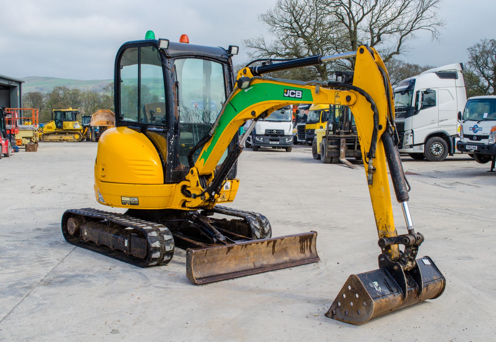 JCB 8030 ZTS 3 tonne rubber tracked mini excavator Year: 2015 S/N: 2432304 Recorded Hours: 2388 - Image 2 of 23