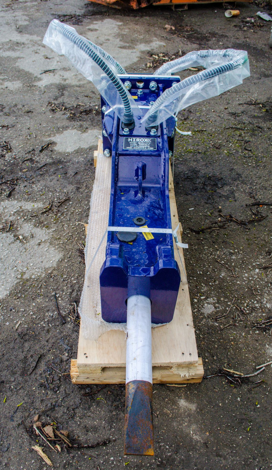 Hirox HDX20 hydraulic breaker to suit 5 tonne excavator Pin diameter: 45mm Pin centres: 240mm Pin - Image 4 of 4